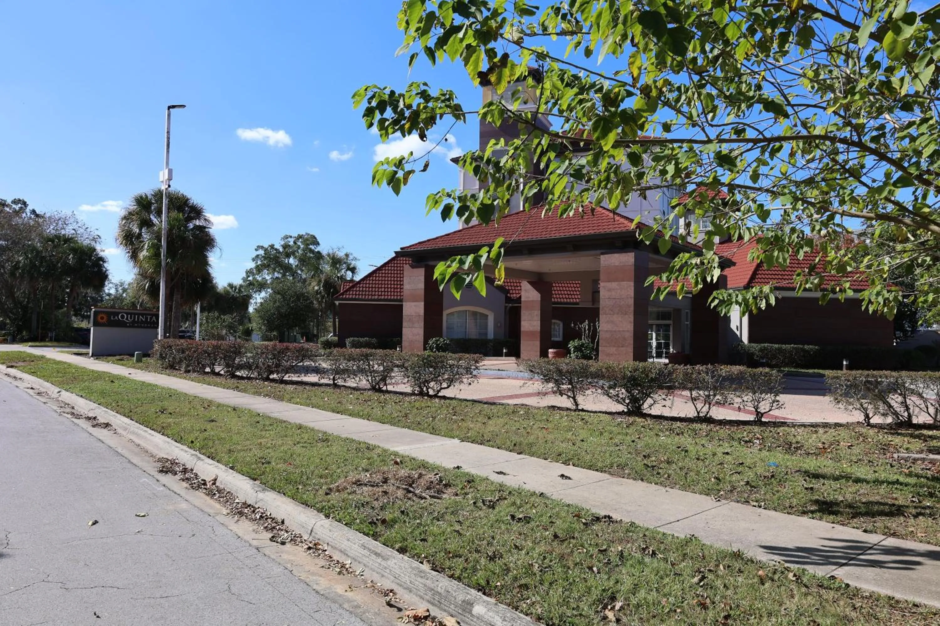 Property building in La Quinta Inn and Suites by Wyndham, Ocala