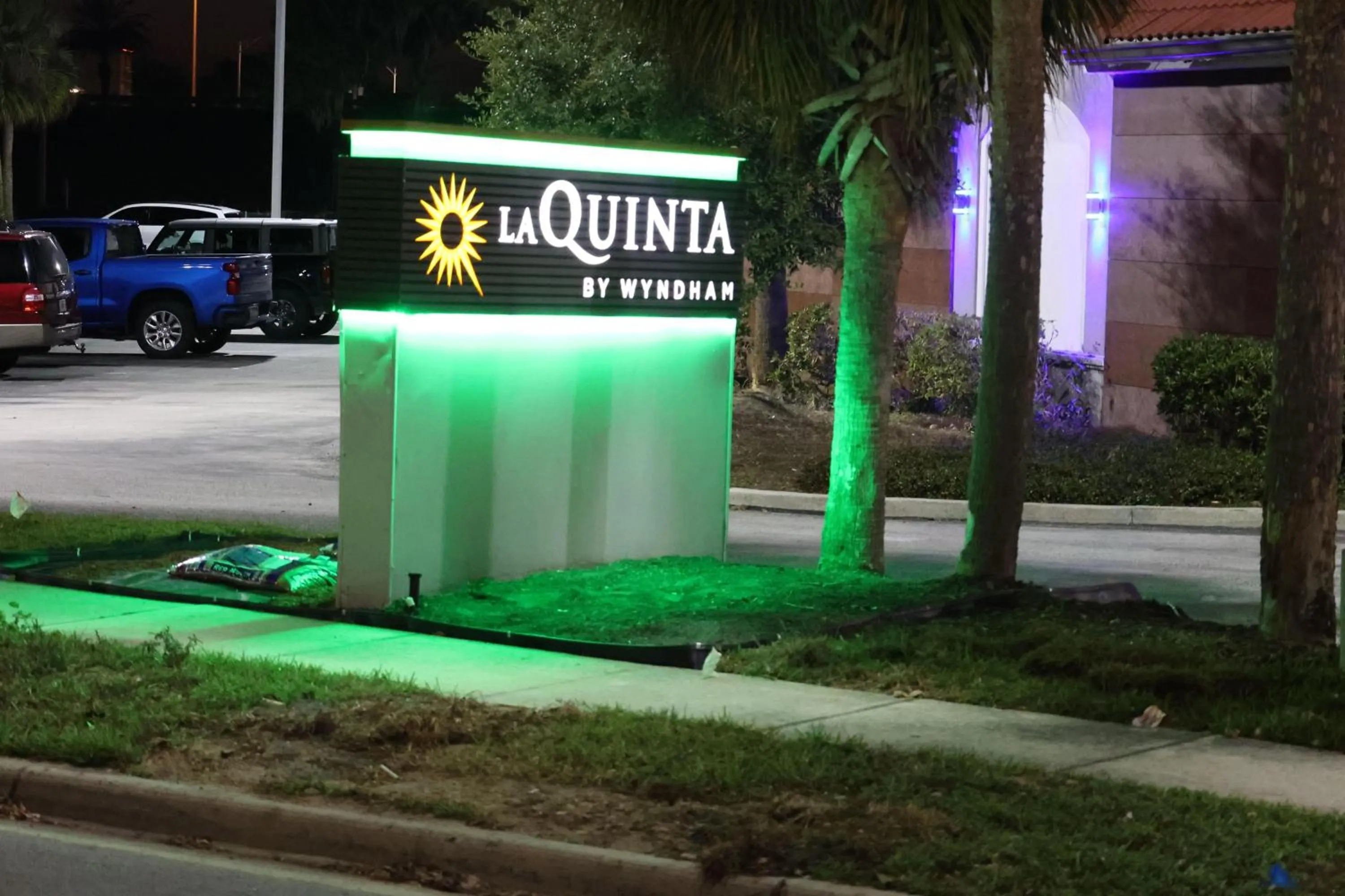 Property building in La Quinta Inn and Suites by Wyndham, Ocala