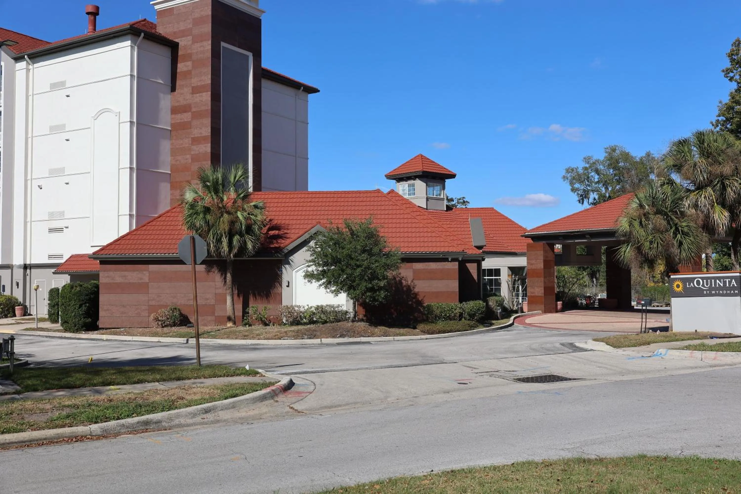 Property building in La Quinta Inn and Suites by Wyndham, Ocala
