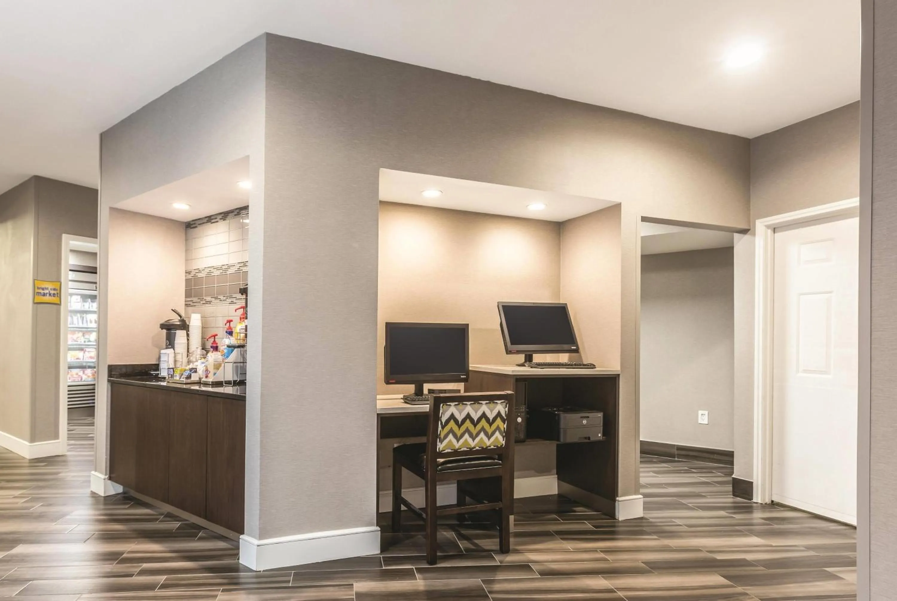 Business facilities in La Quinta by Wyndham Atlanta Alpharetta