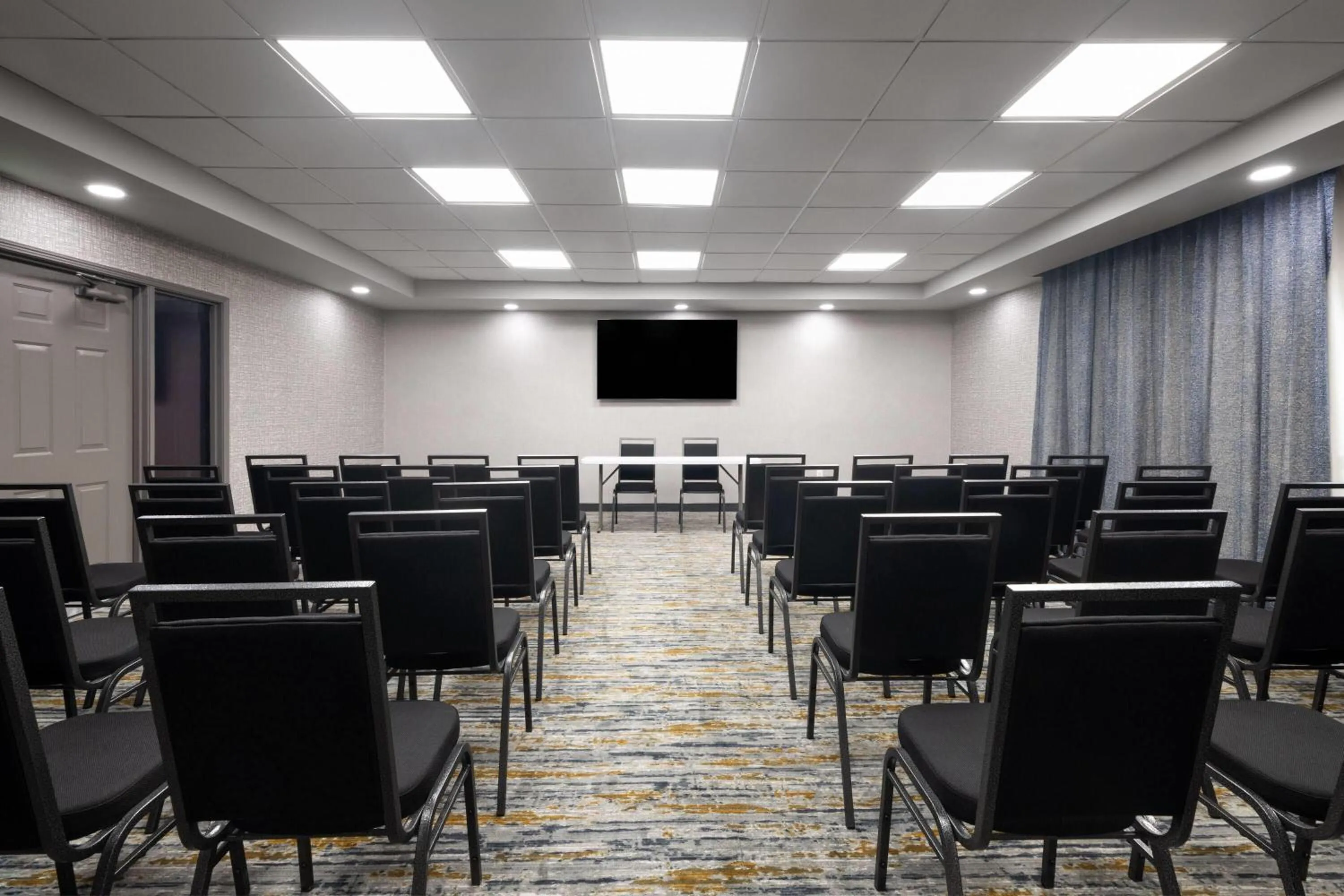 Meeting/conference room in La Quinta by Wyndham Raleigh Cary