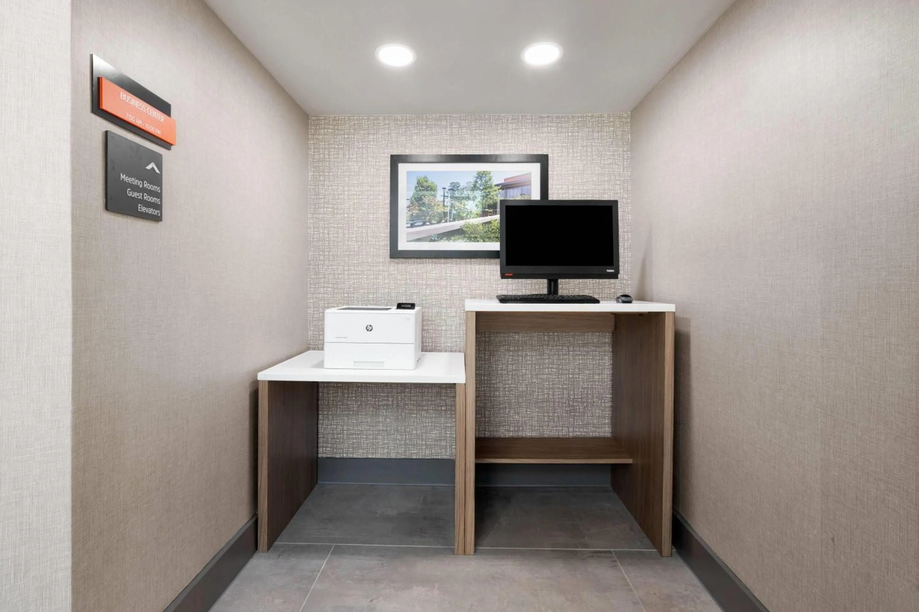 Business facilities in La Quinta by Wyndham Raleigh Cary