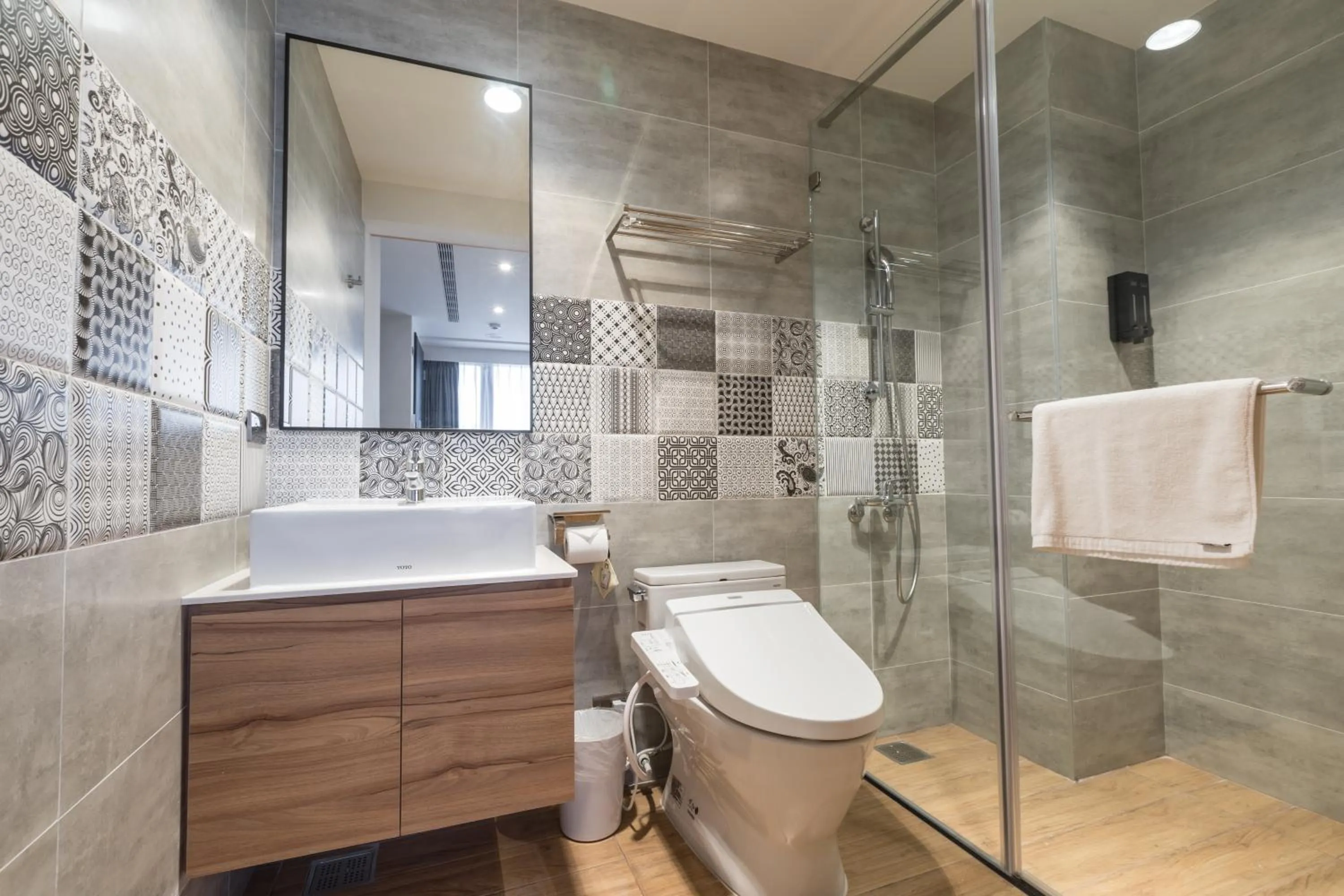 Shower in Grange Inn