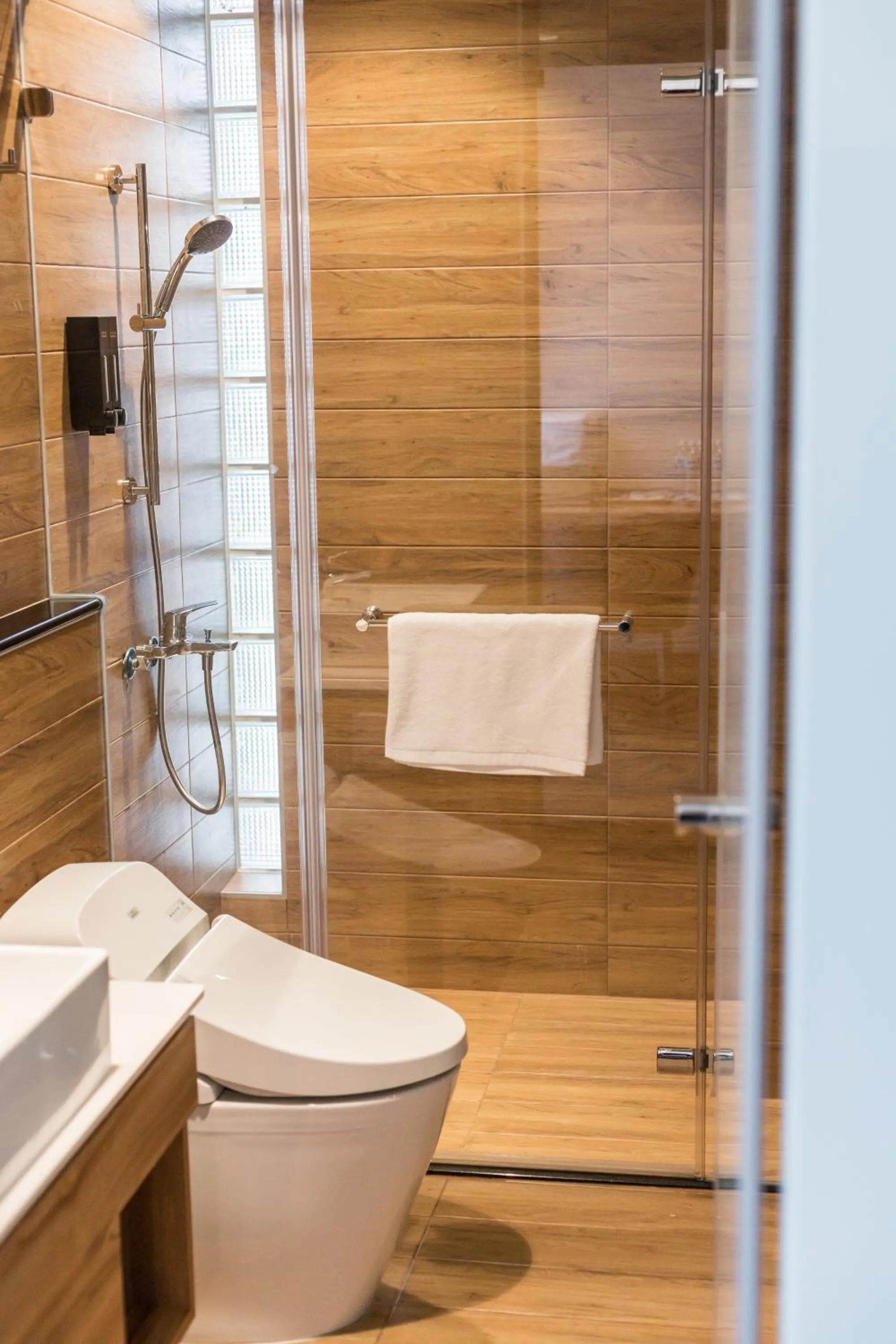 Shower in Grange Inn