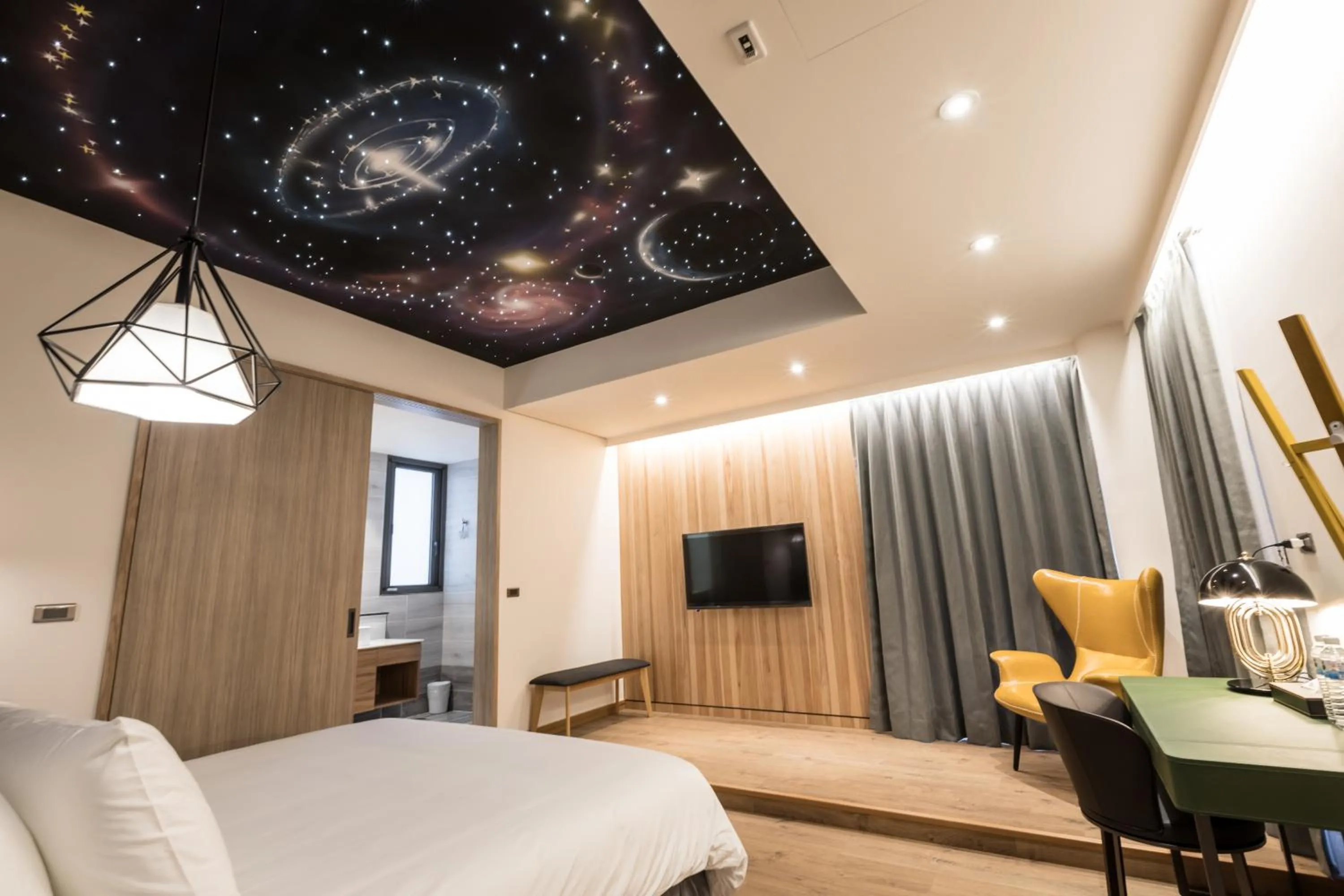 TV and multimedia, Bed in Grange Inn