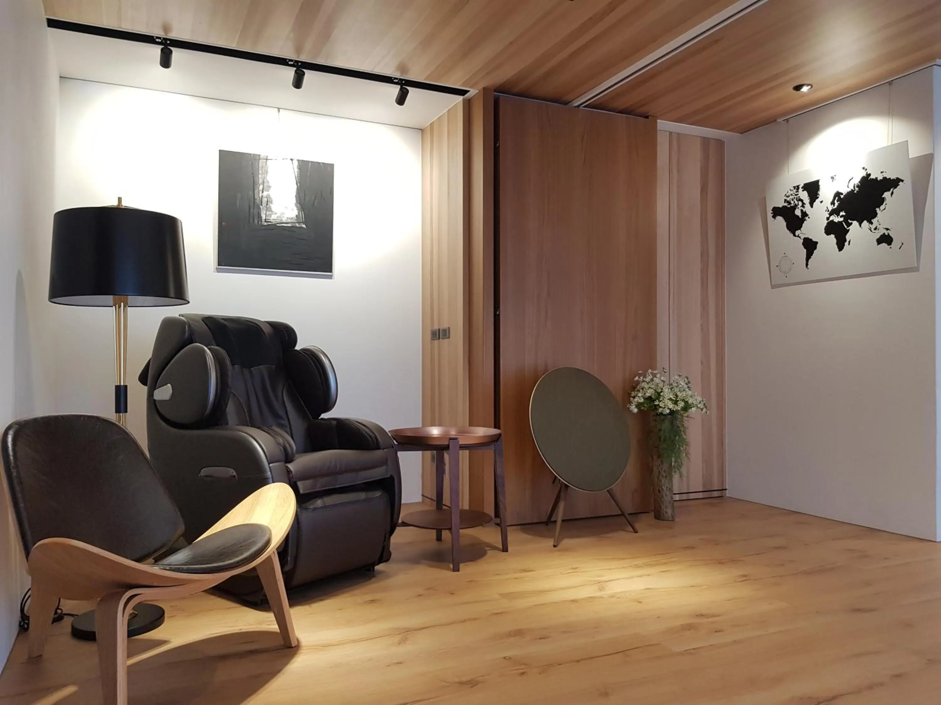 Communal lounge/ TV room in Grange Inn