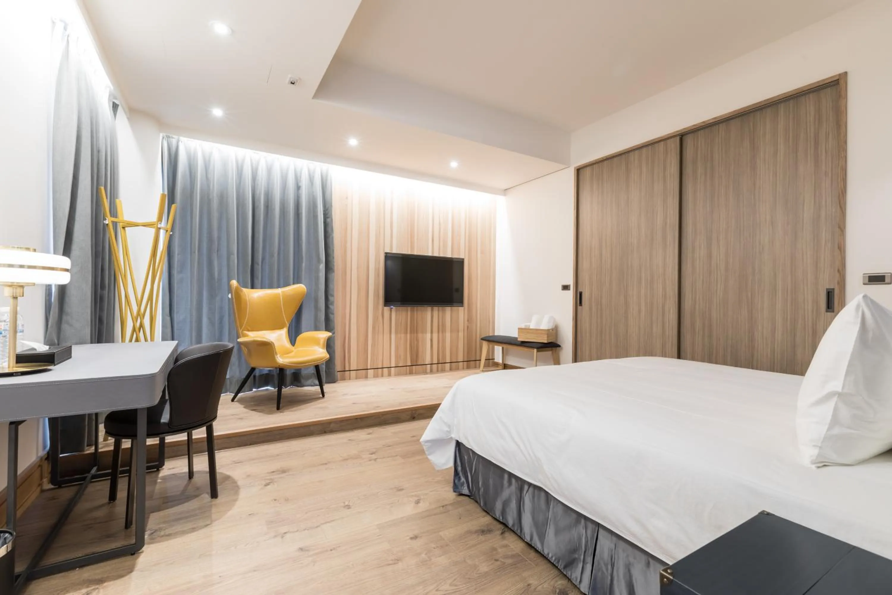 Photo of the whole room, Bed in Grange Inn