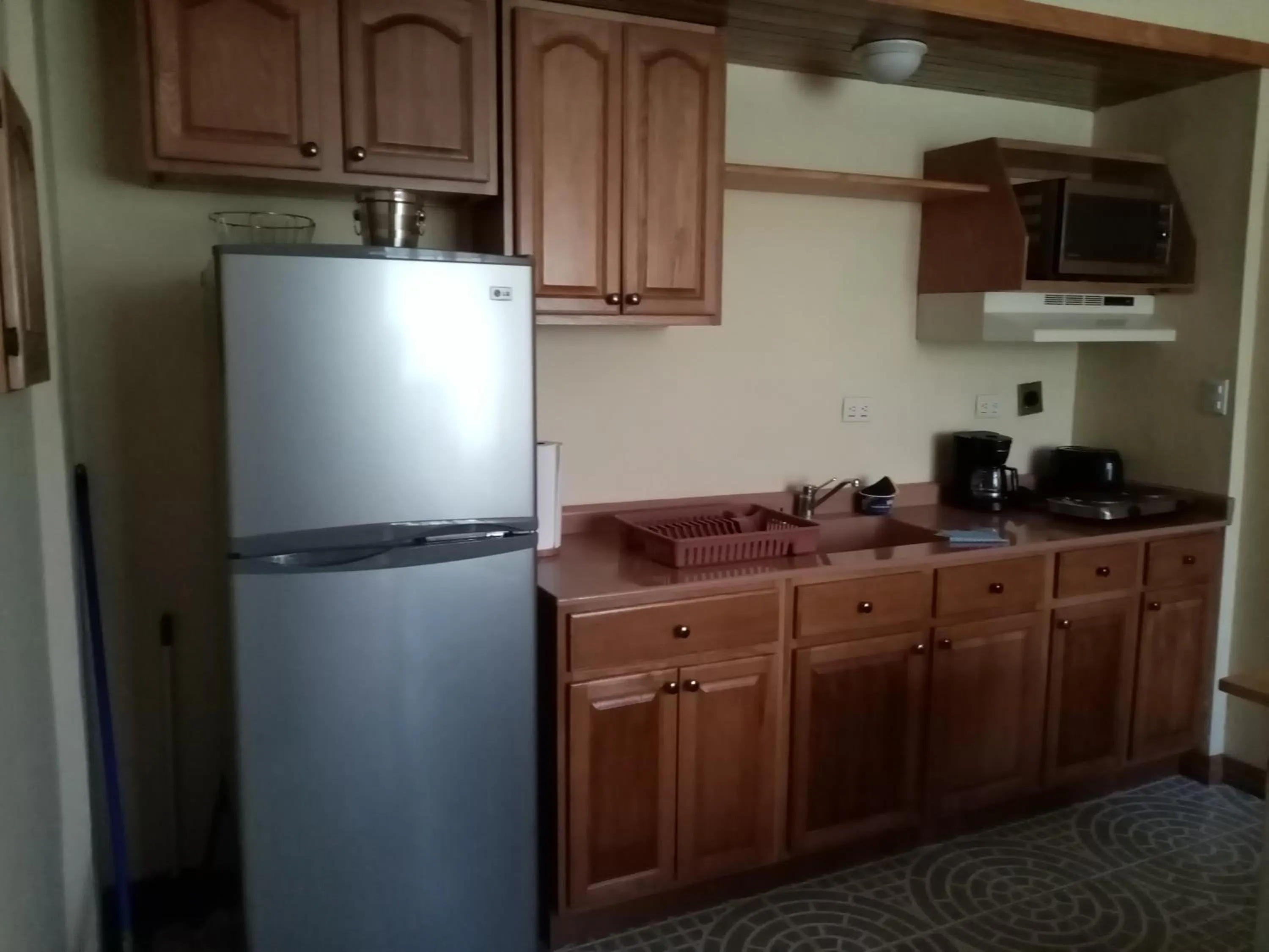 Communal kitchen in Apartotel Don Francisco