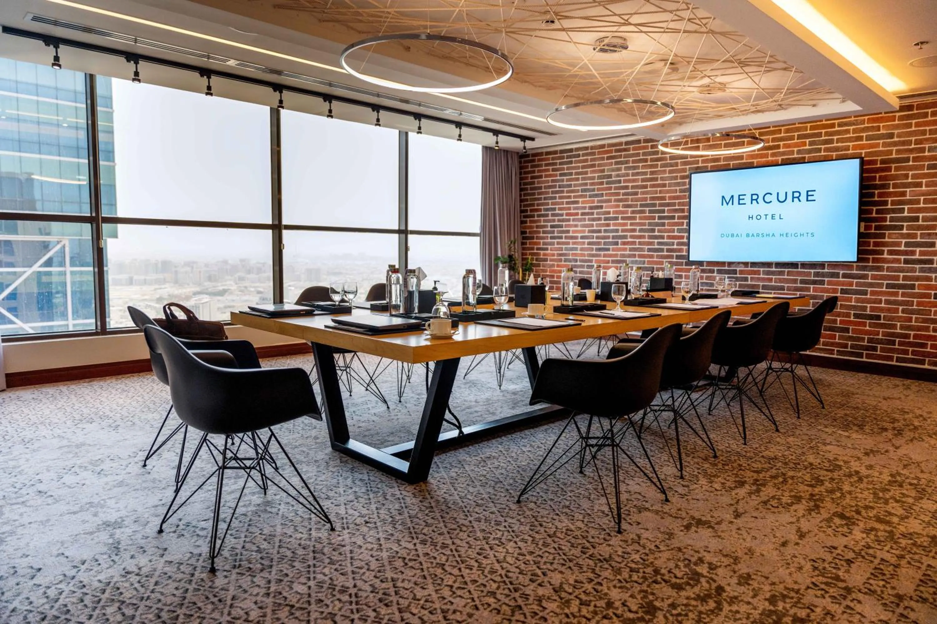 Meeting/conference room in Mercure Dubai Barsha Heights Hotel Suites And Apartments