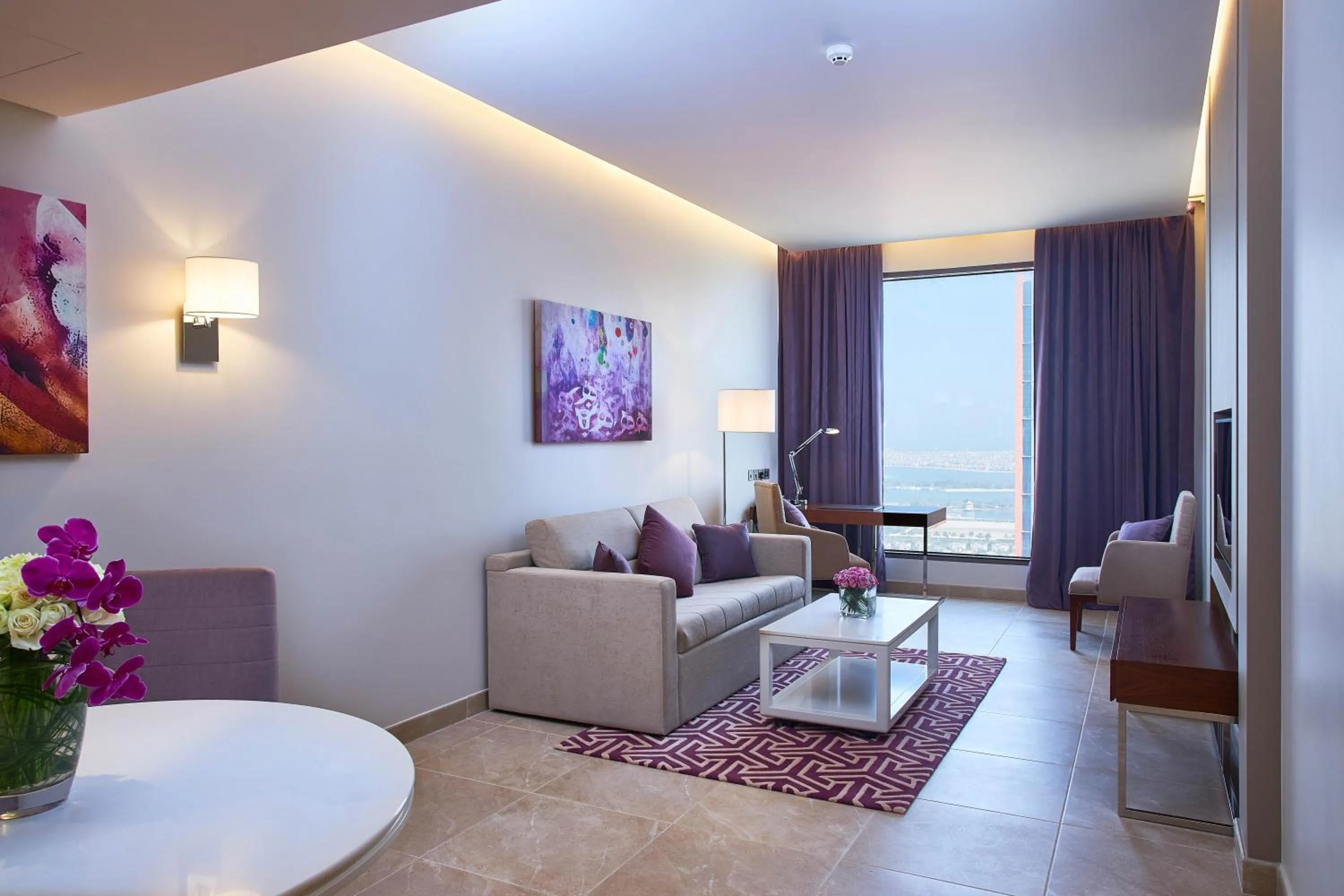 Seating area in Mercure Dubai Barsha Heights Hotel Suites And Apartments