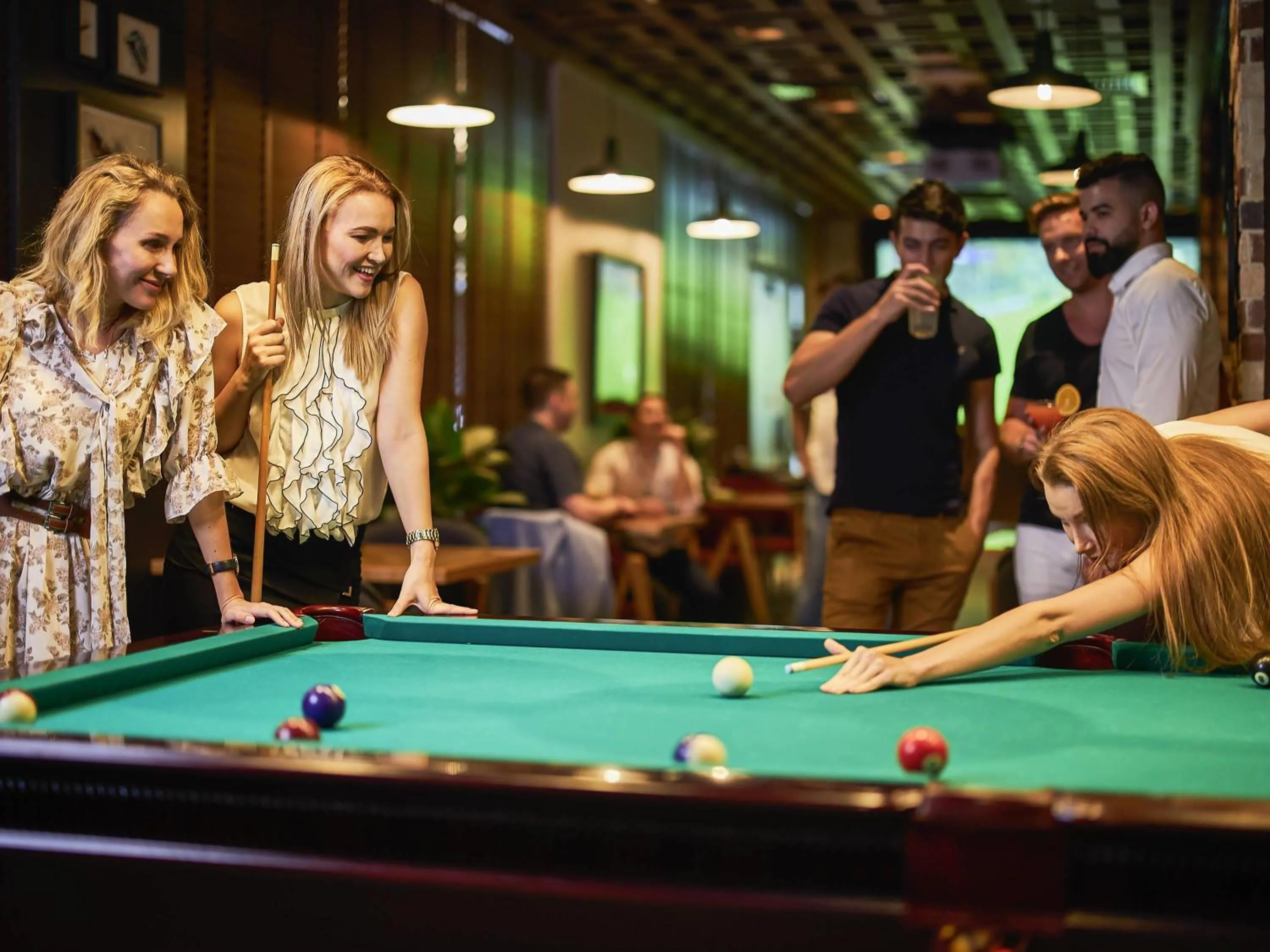 Lounge or bar in Mercure Dubai Barsha Heights Hotel Suites And Apartments