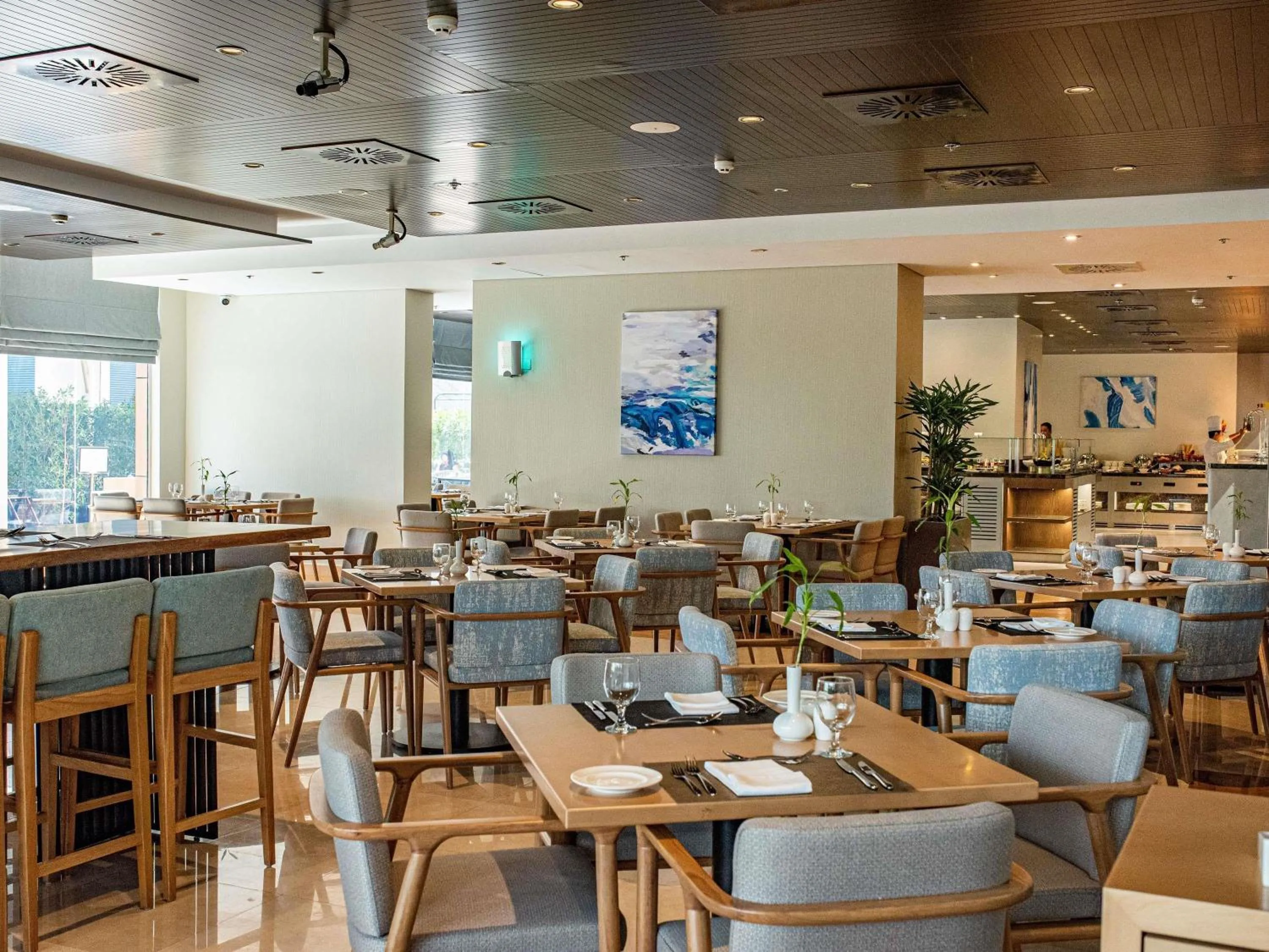 Restaurant/places to eat in Mercure Dubai Barsha Heights Hotel Suites And Apartments