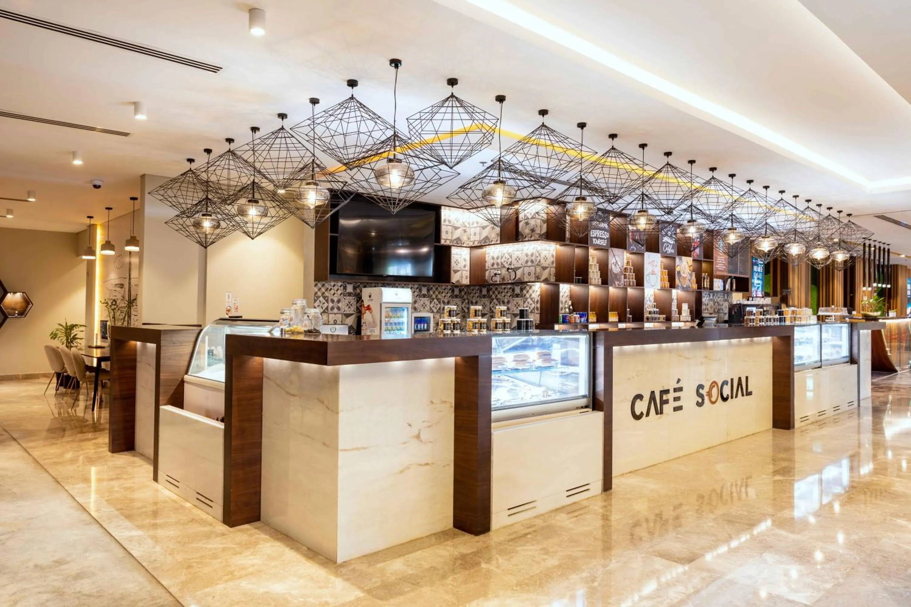 Restaurant/places to eat in Mercure Dubai Barsha Heights Hotel Suites And Apartments