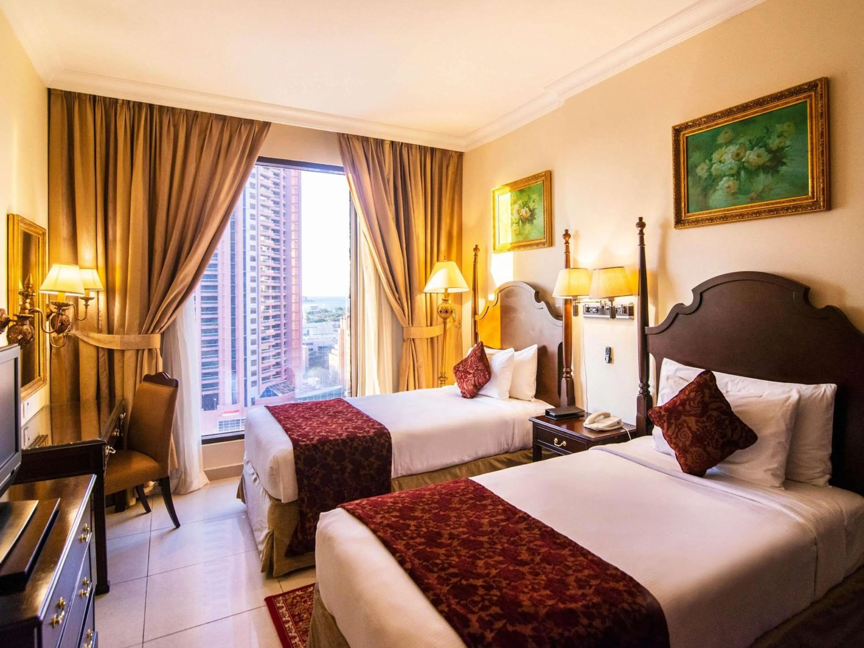 Bedroom, Bed in Mercure Dubai Barsha Heights Hotel Suites And Apartments