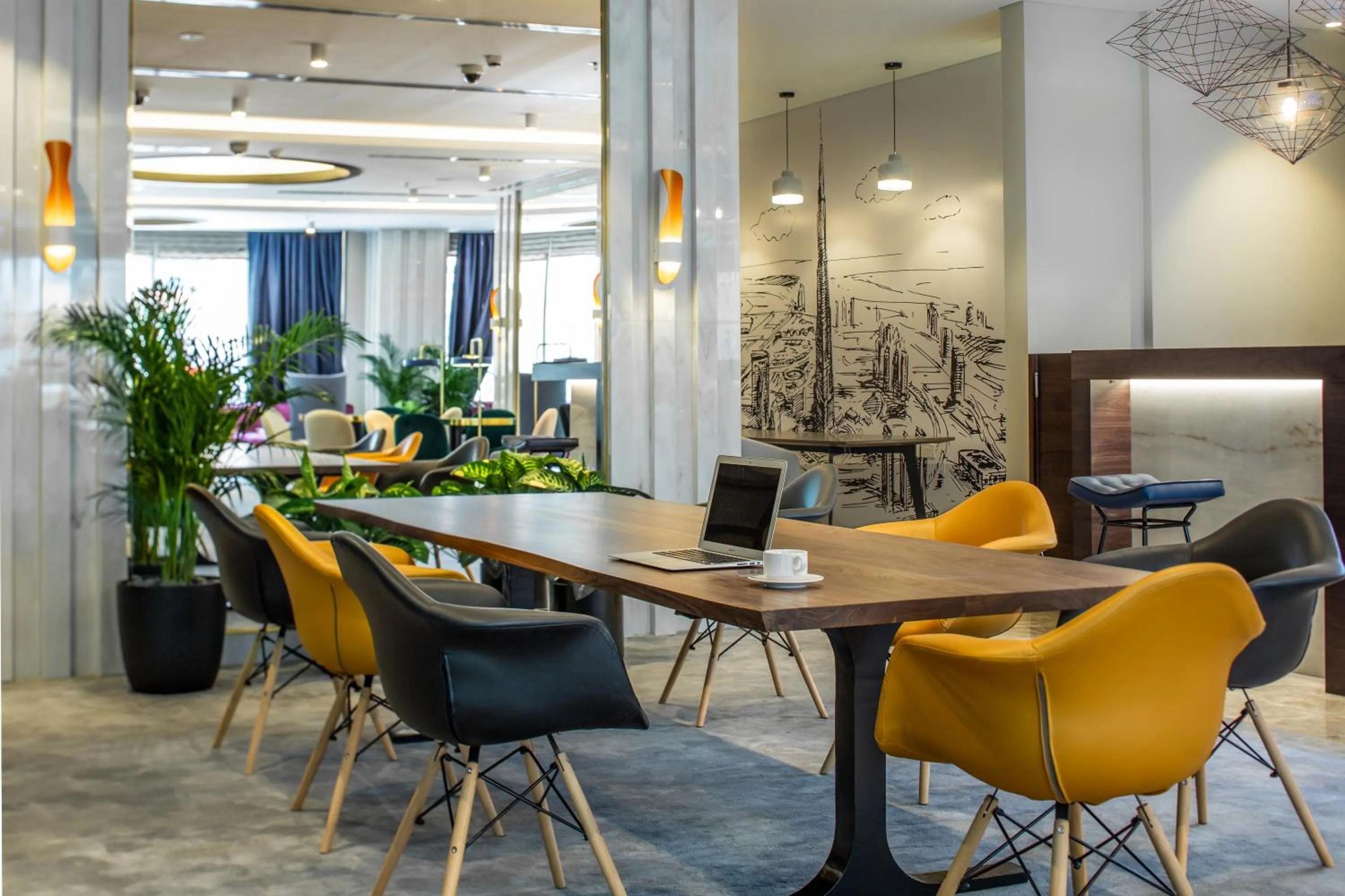 Restaurant/places to eat in Mercure Dubai Barsha Heights Hotel Suites And Apartments