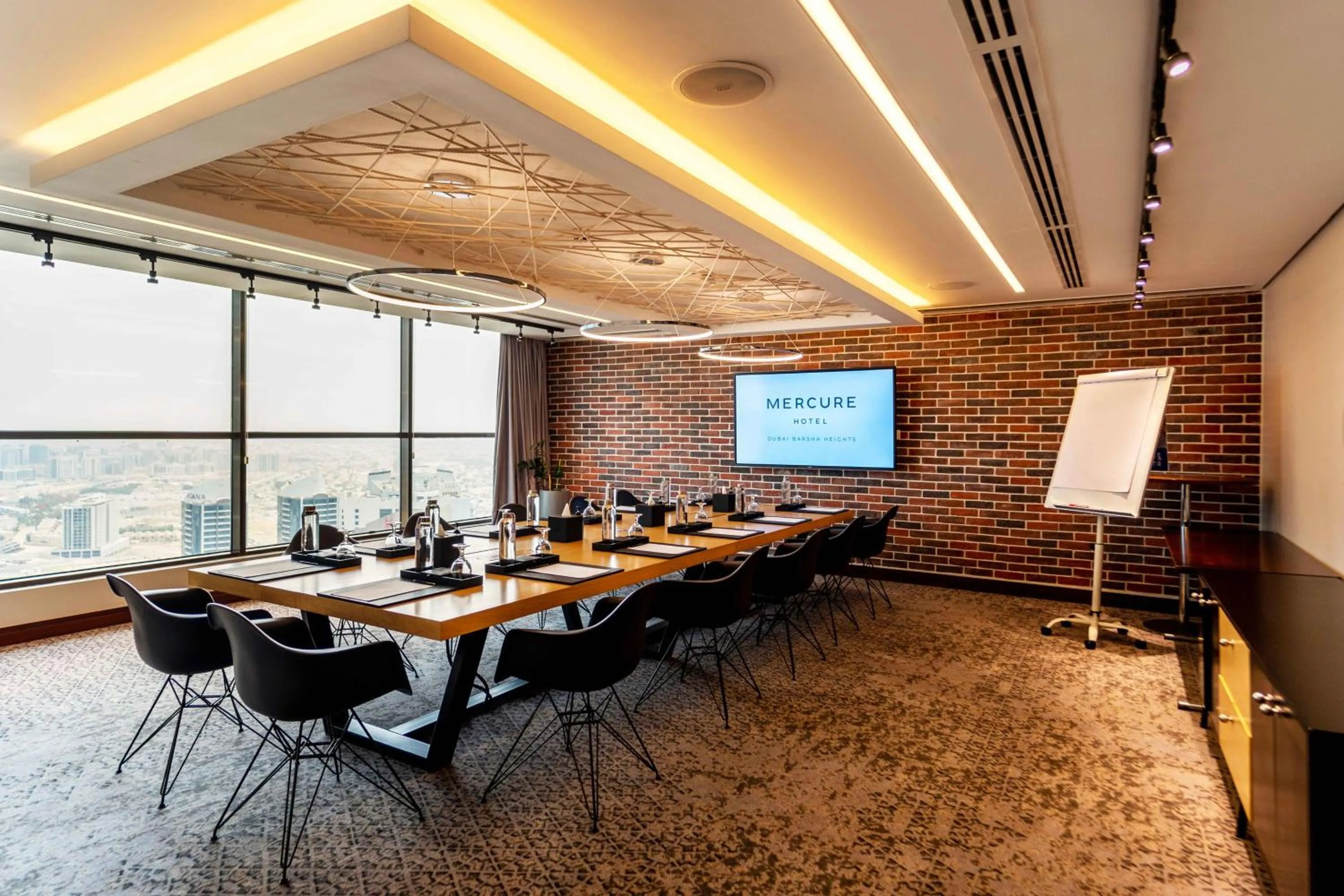 Meeting/conference room in Mercure Dubai Barsha Heights Hotel Suites And Apartments