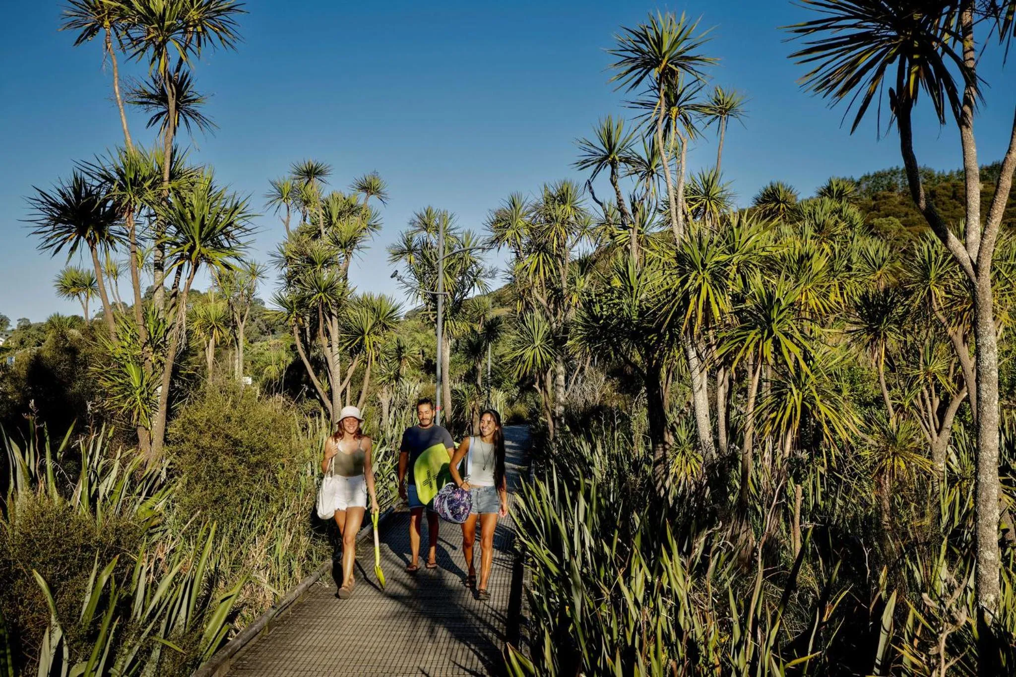 People in Hot Water Beach TOP 10 Holiday Park