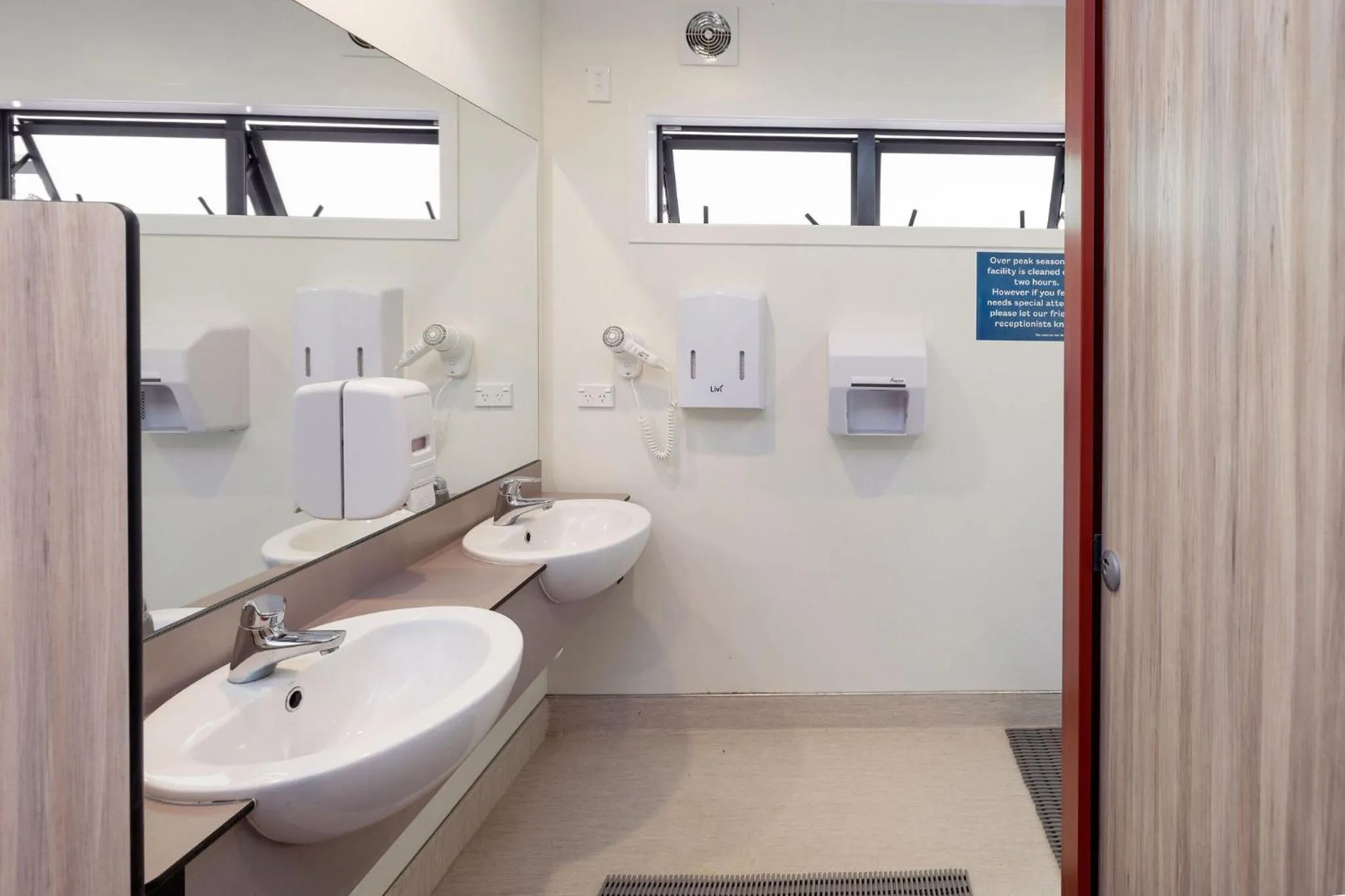 Bathroom in Hot Water Beach TOP 10 Holiday Park