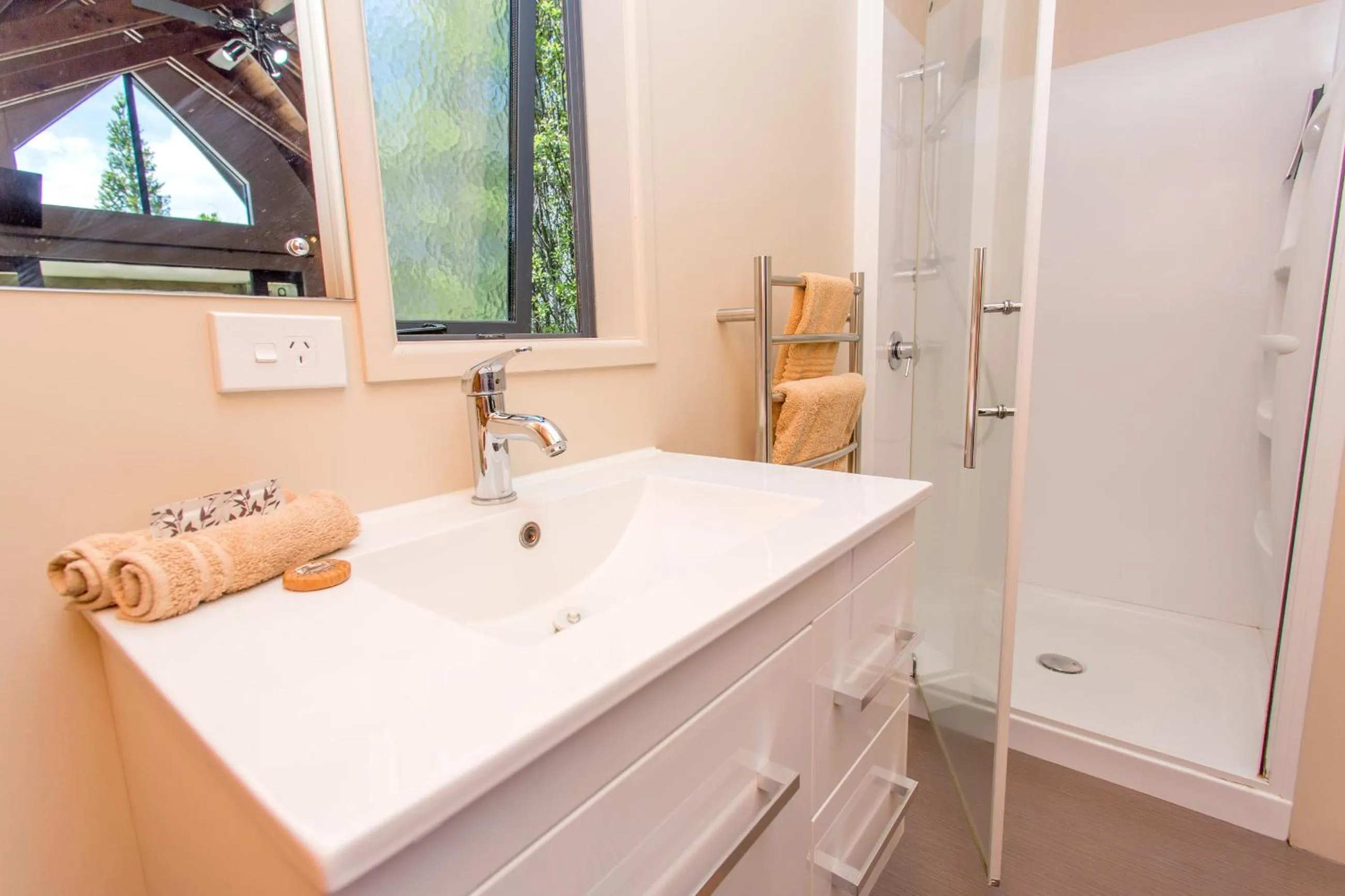 Shower in Hot Water Beach TOP 10 Holiday Park