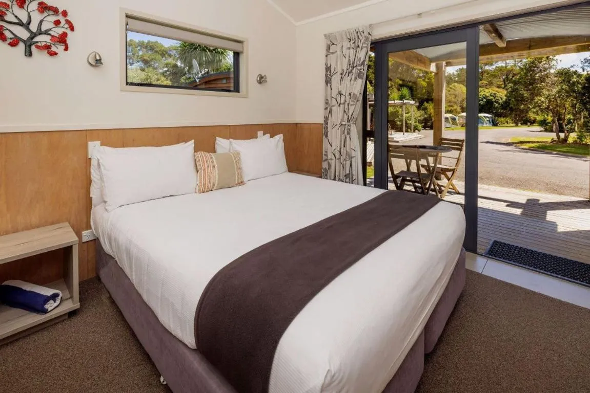 Bed in Hot Water Beach TOP 10 Holiday Park