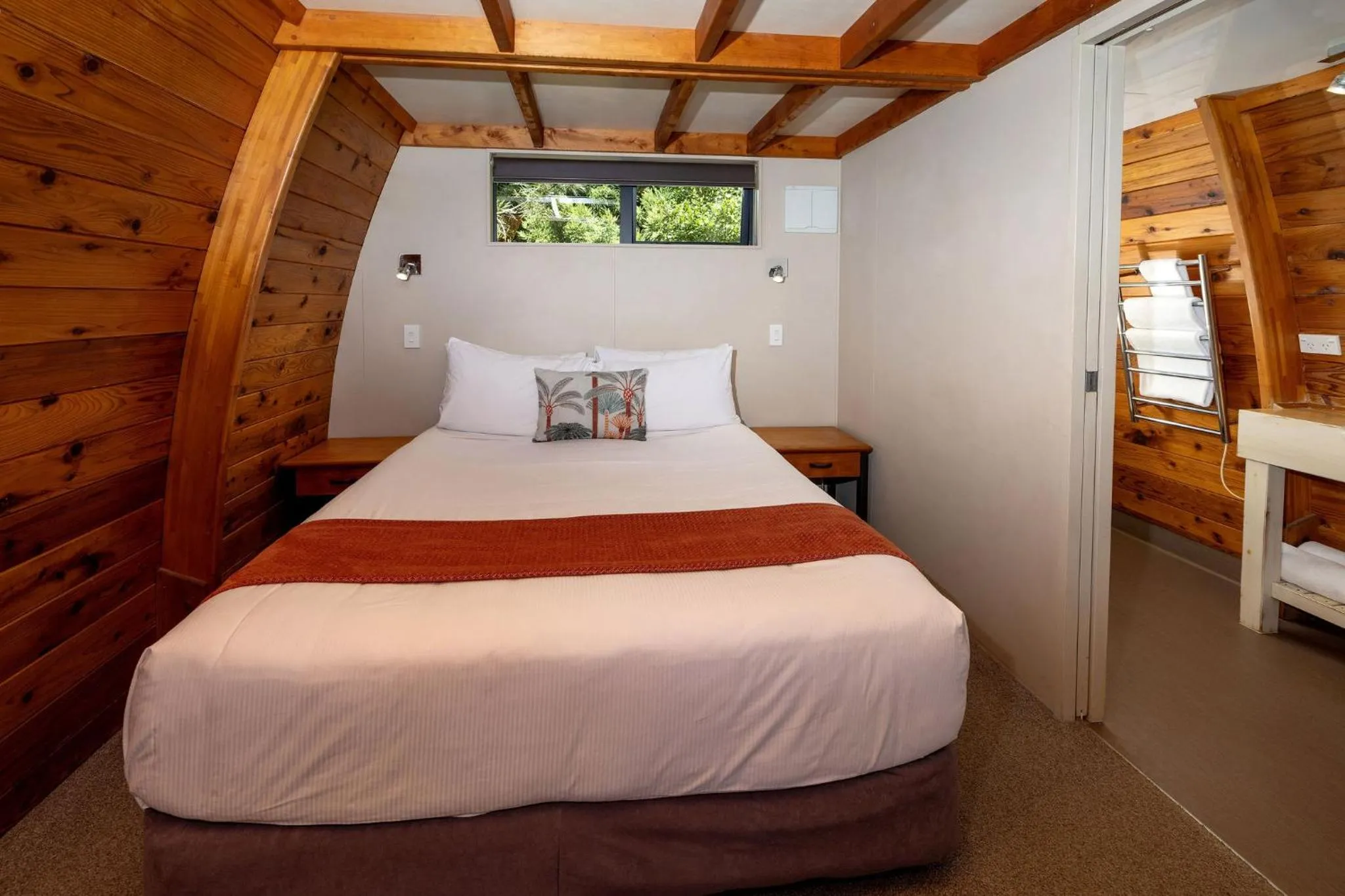 Bedroom, Bed in Hot Water Beach TOP 10 Holiday Park