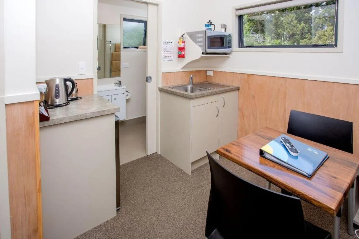 Dining area in Hot Water Beach TOP 10 Holiday Park