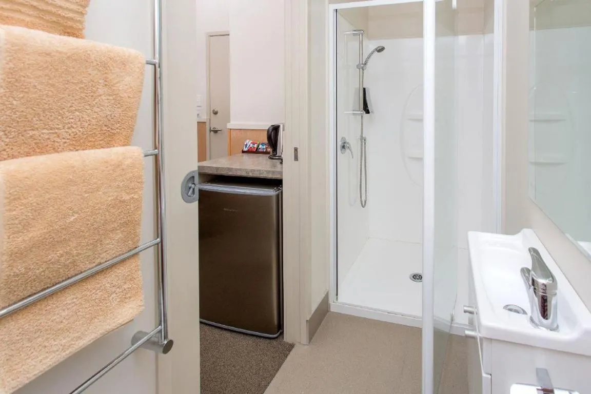 Bathroom in Hot Water Beach TOP 10 Holiday Park