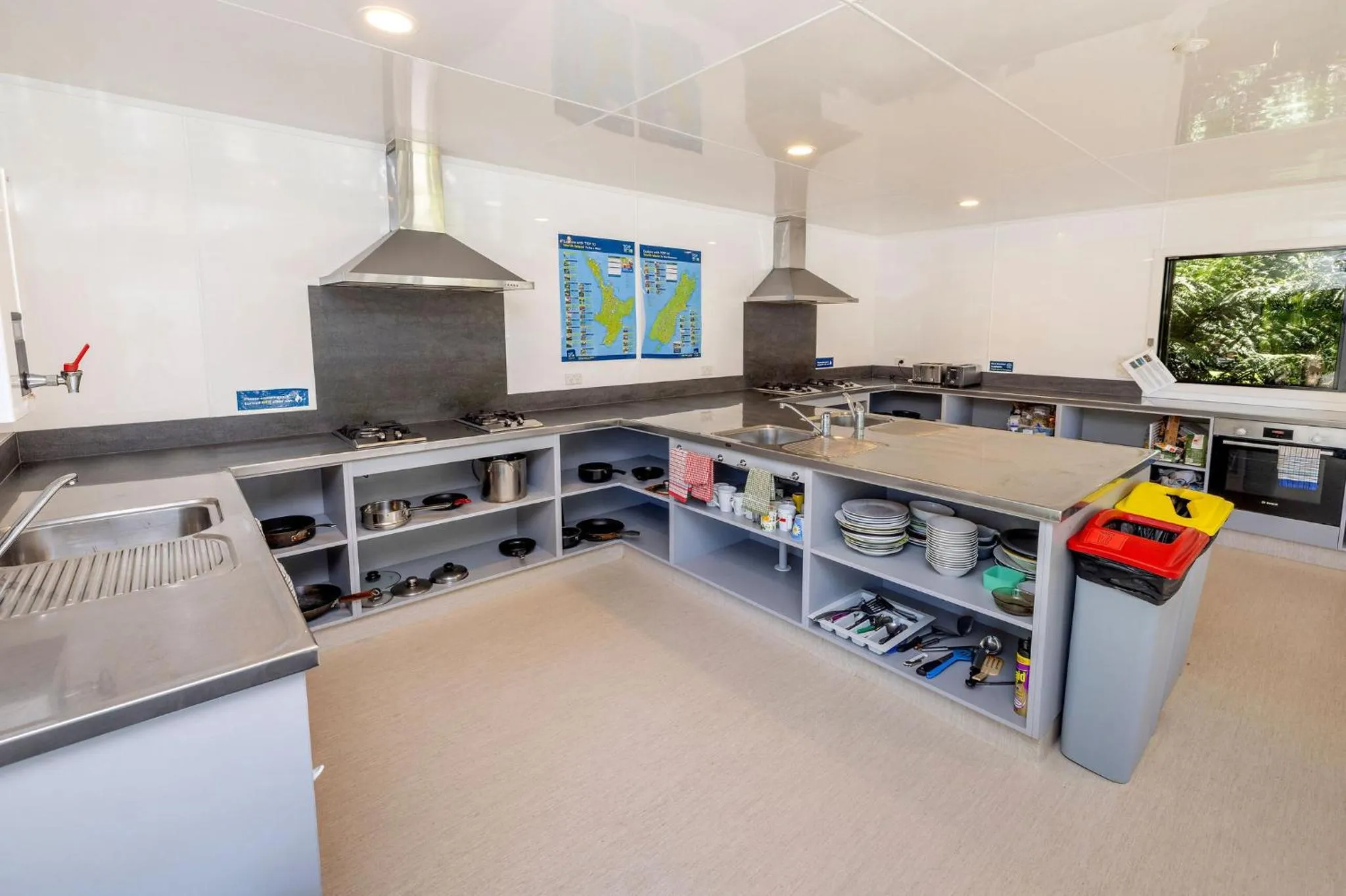 Communal kitchen in Hot Water Beach TOP 10 Holiday Park