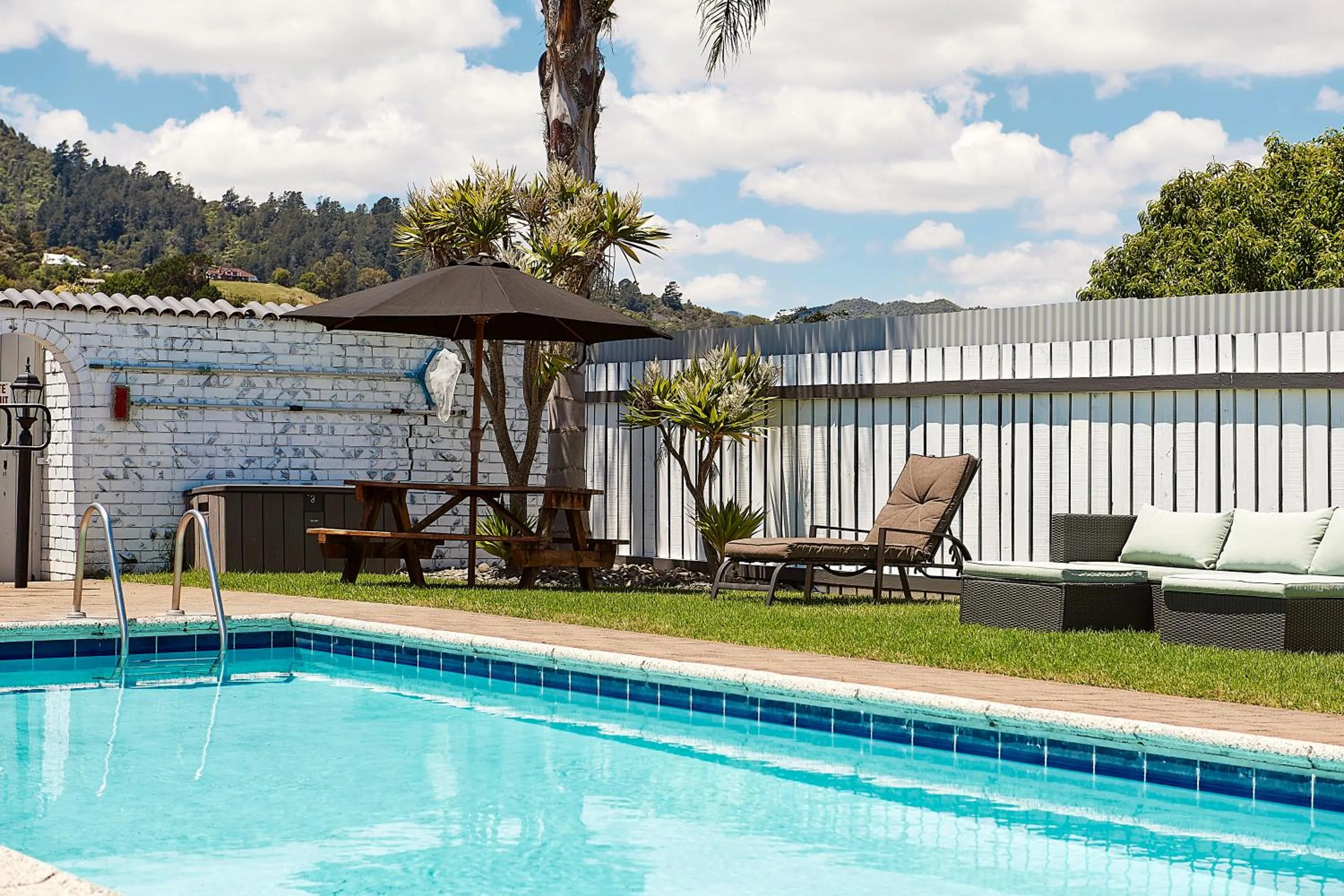 Swimming pool in Rolleston Motel Thames - Wenzel Motels