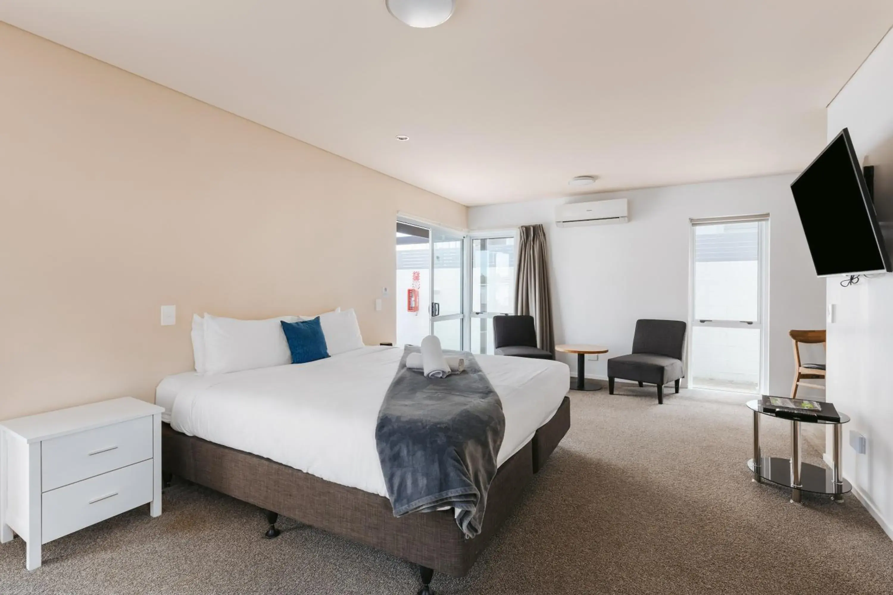 Executive King Studio (With Aircon) in Rolleston Motel Thames - Wenzel Motels Executive King Studio (With Aircon) in Rolleston Motel Thames - Wenzel Motels