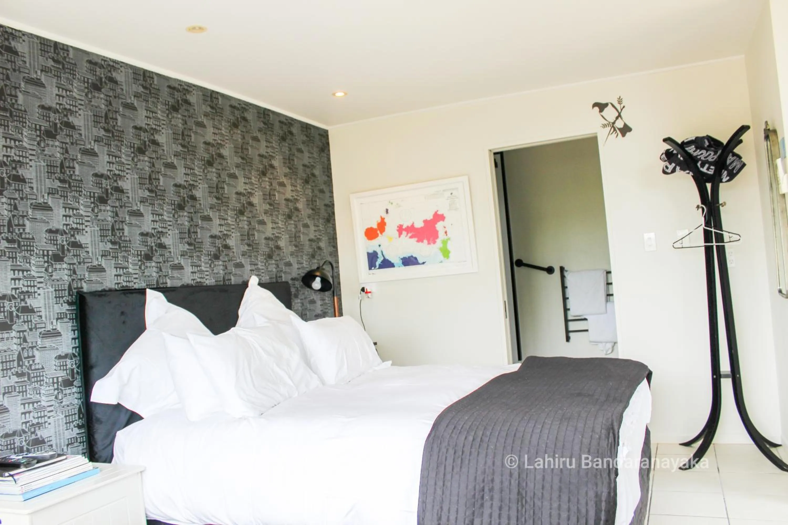 Bed in Le Chalet Waiheke Apartments