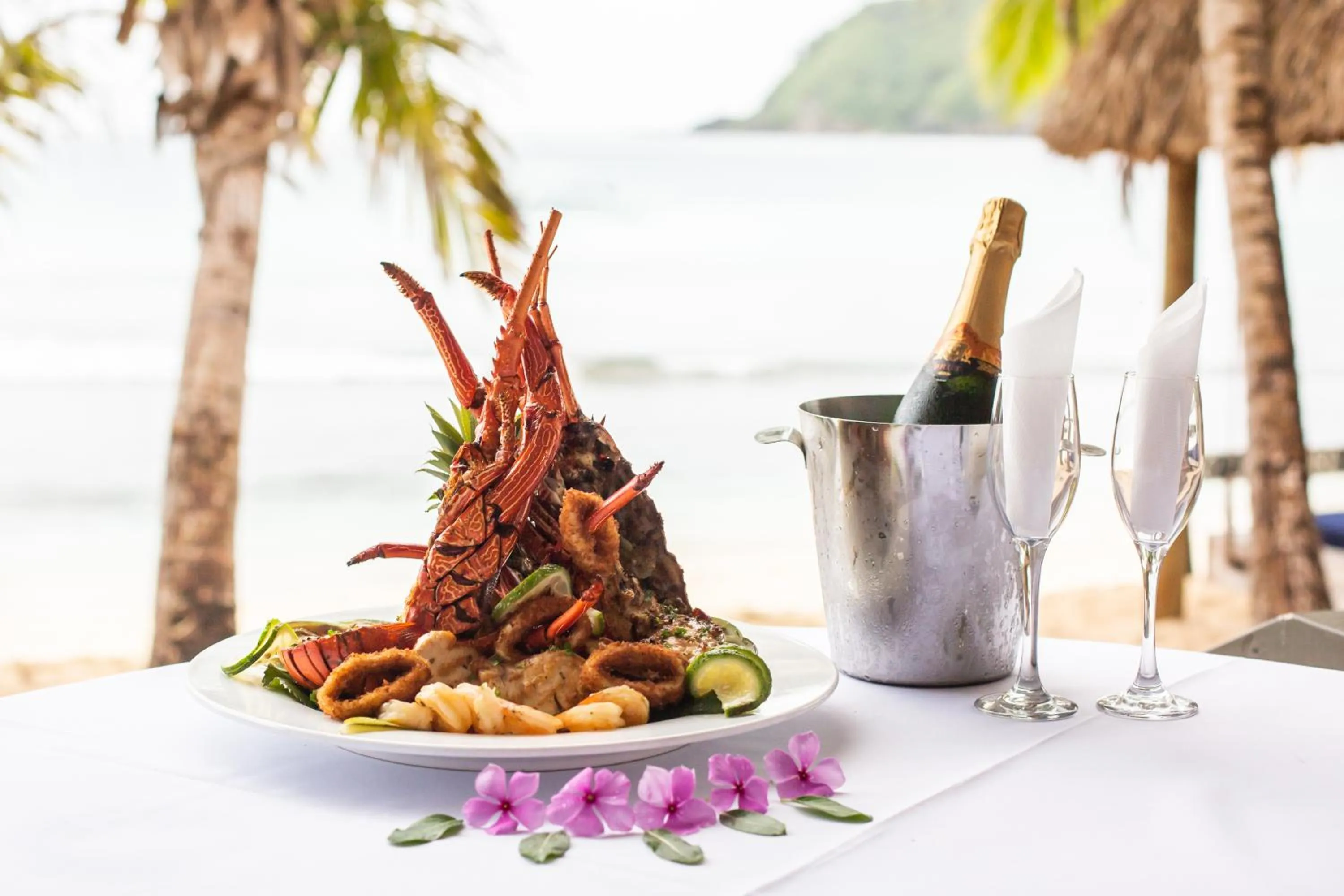 Food and drinks in Octopus Resort