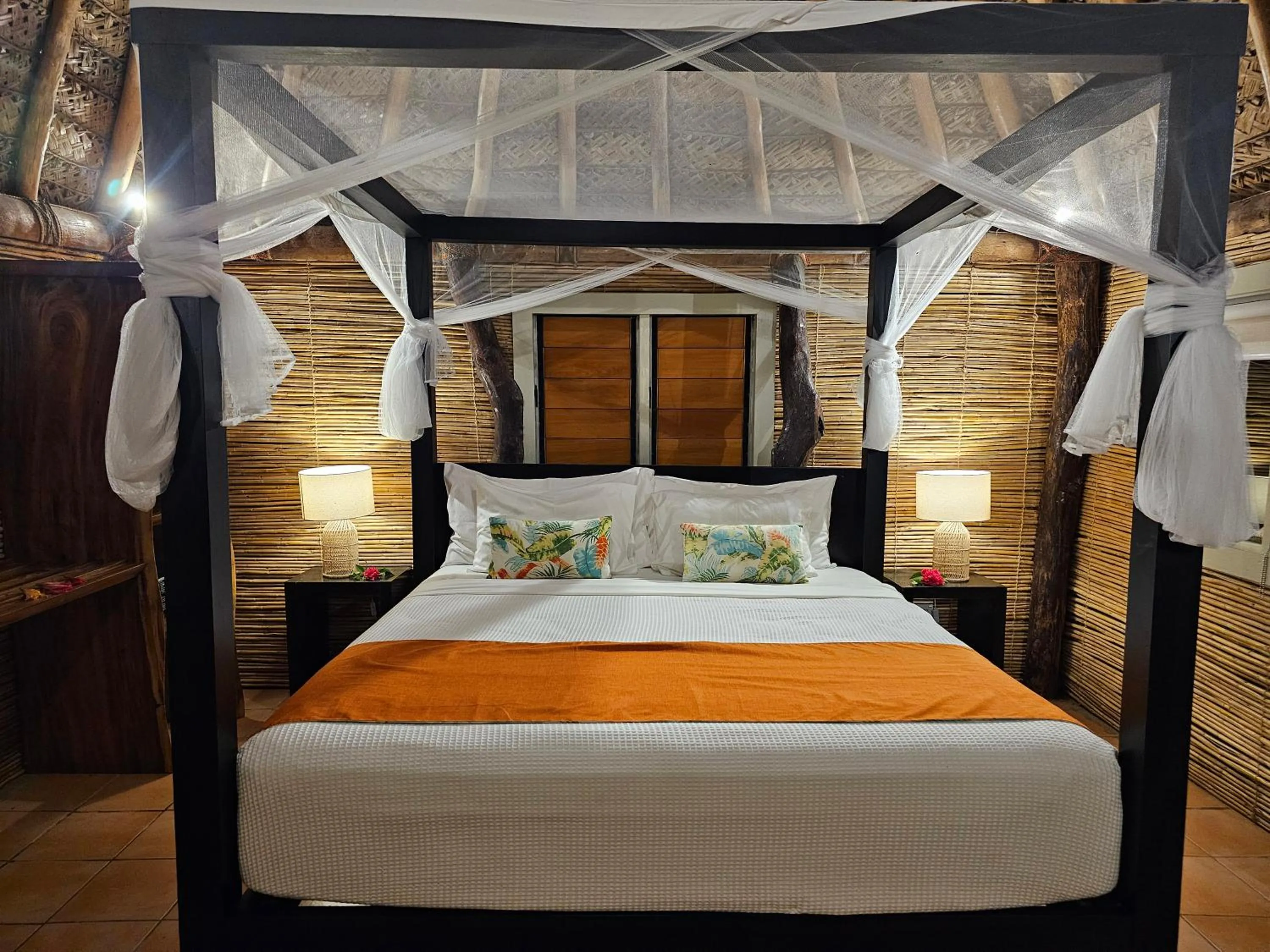 Bedroom, Bed in Octopus Resort