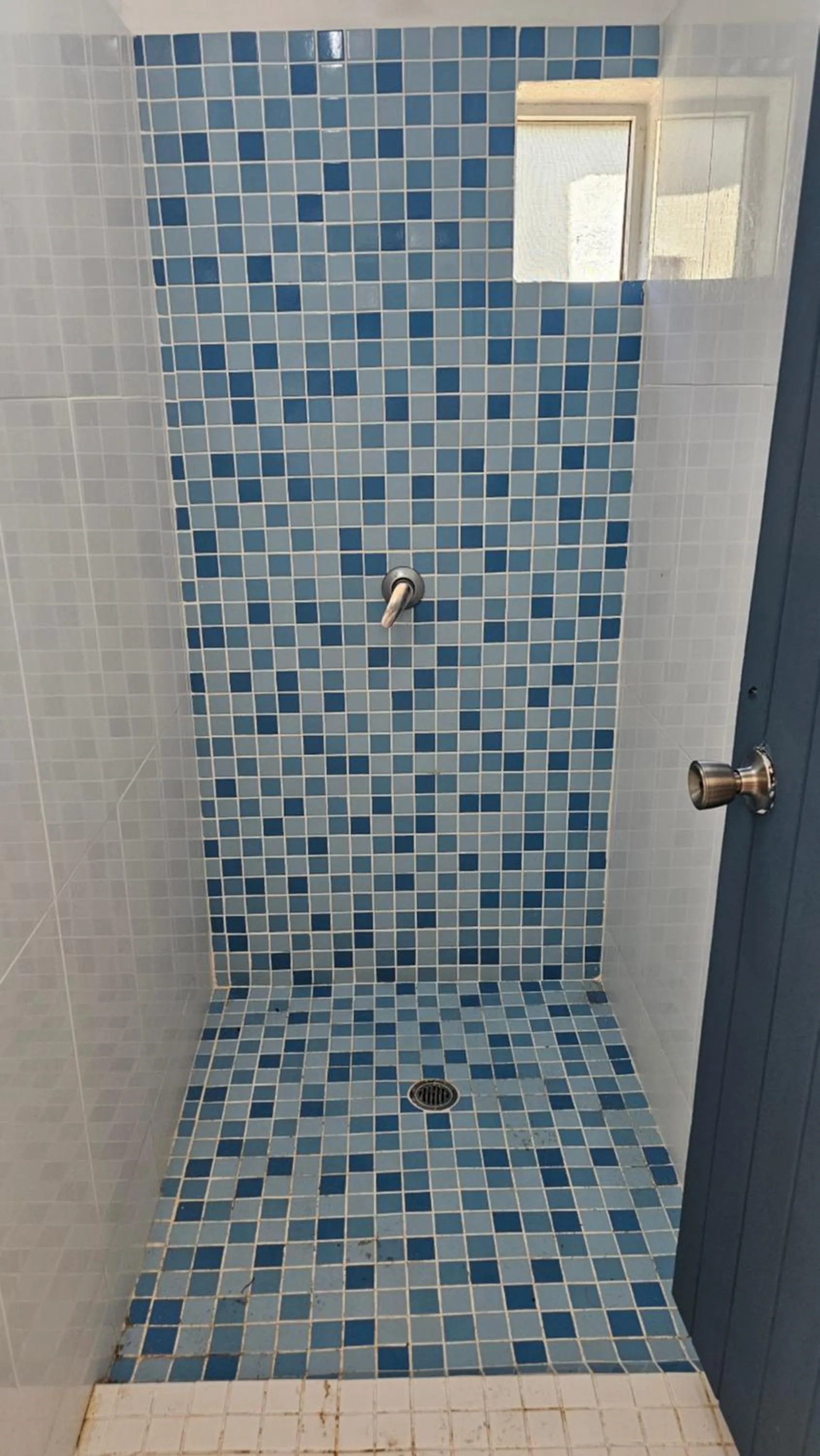 Shower in Octopus Resort