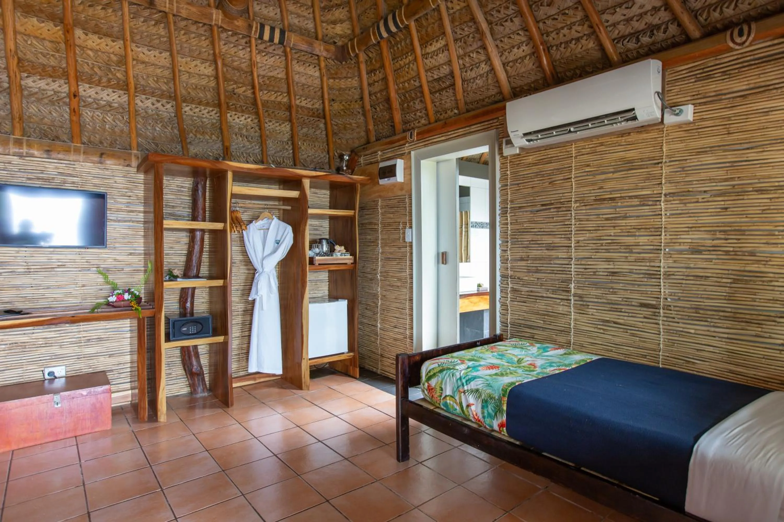 Bedroom, Bed in Octopus Resort