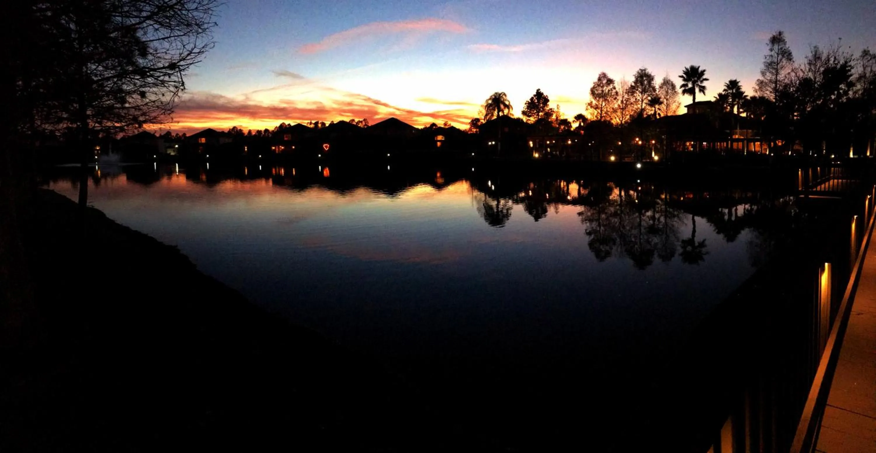 Lake view in Disney Dream with Hot Tub, Pool, Xbox, Games Room, Lakeview, 10 min to Disney, Clubhouse