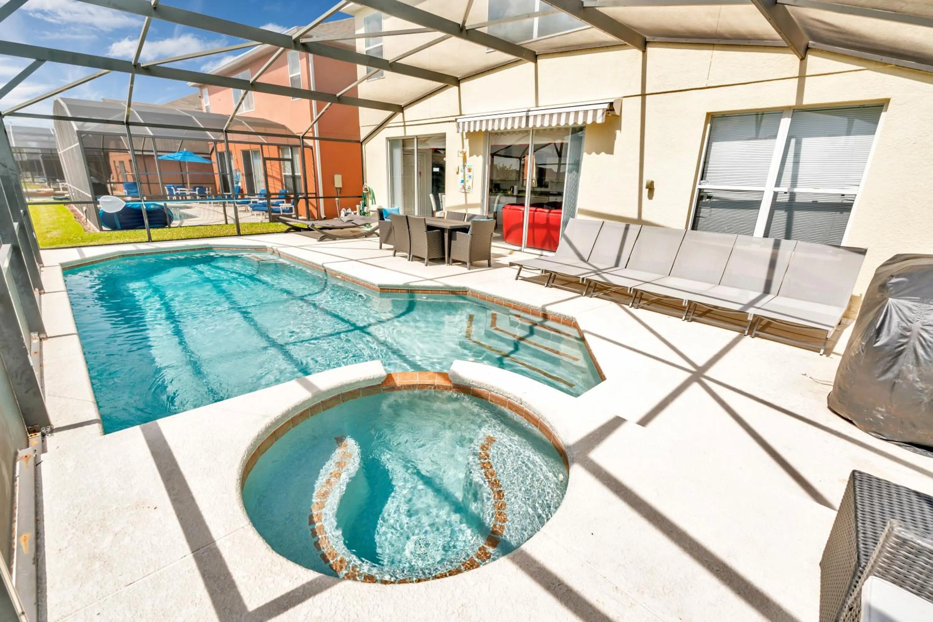 Hot Tub in Disney Dream with Hot Tub, Pool, Xbox, Games Room, Lakeview, 10 min to Disney, Clubhouse