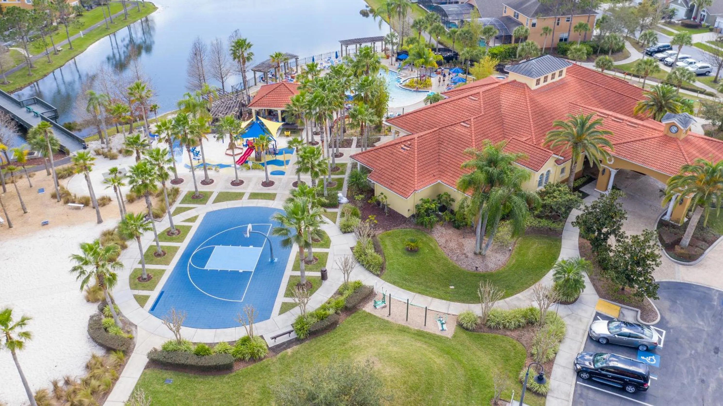 Patio in Disney Dream with Hot Tub, Pool, Xbox, Games Room, Lakeview, 10 min to Disney, Clubhouse