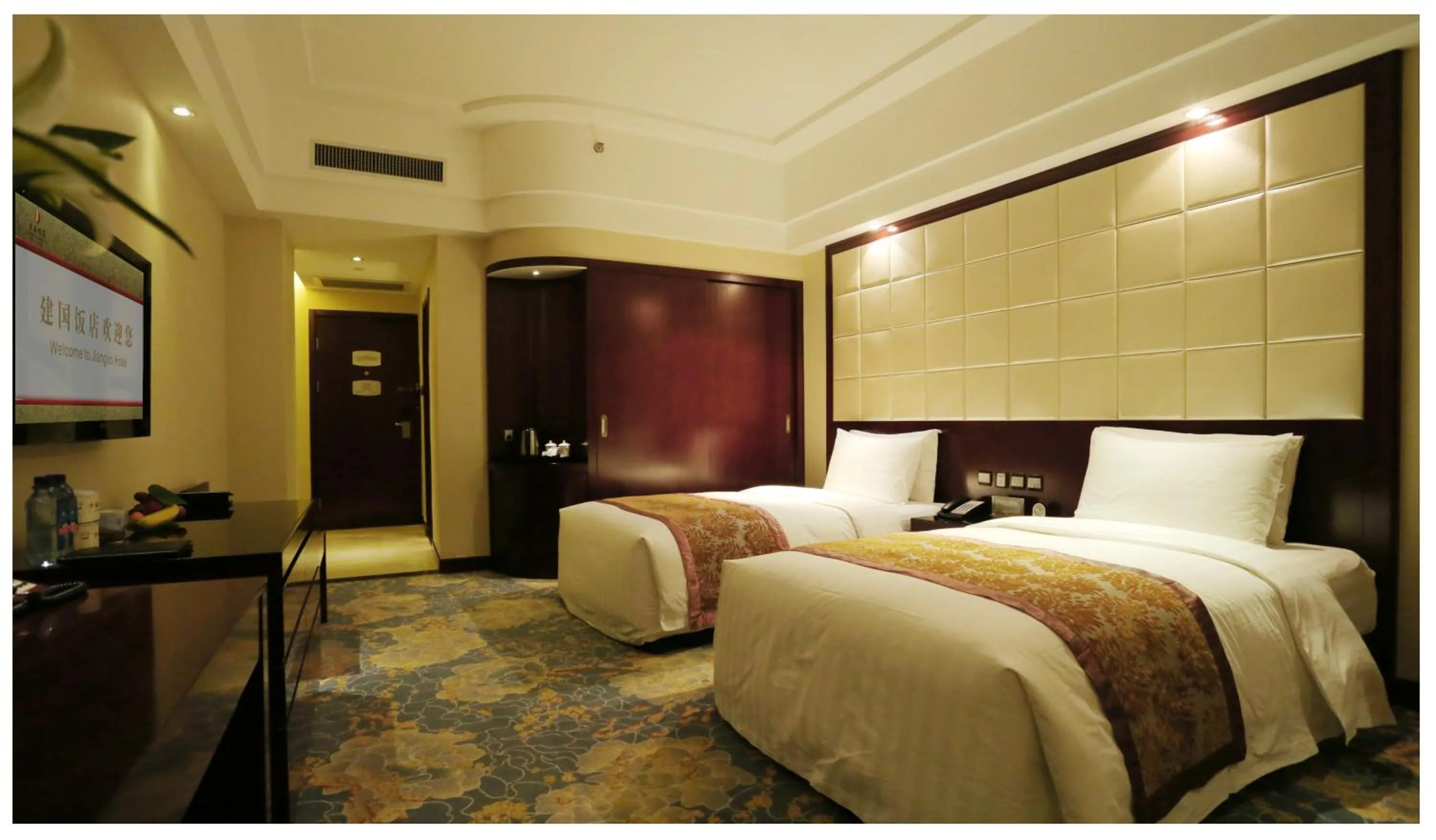 bunk bed, Bed in Zhengzhou Jianguo Hotel