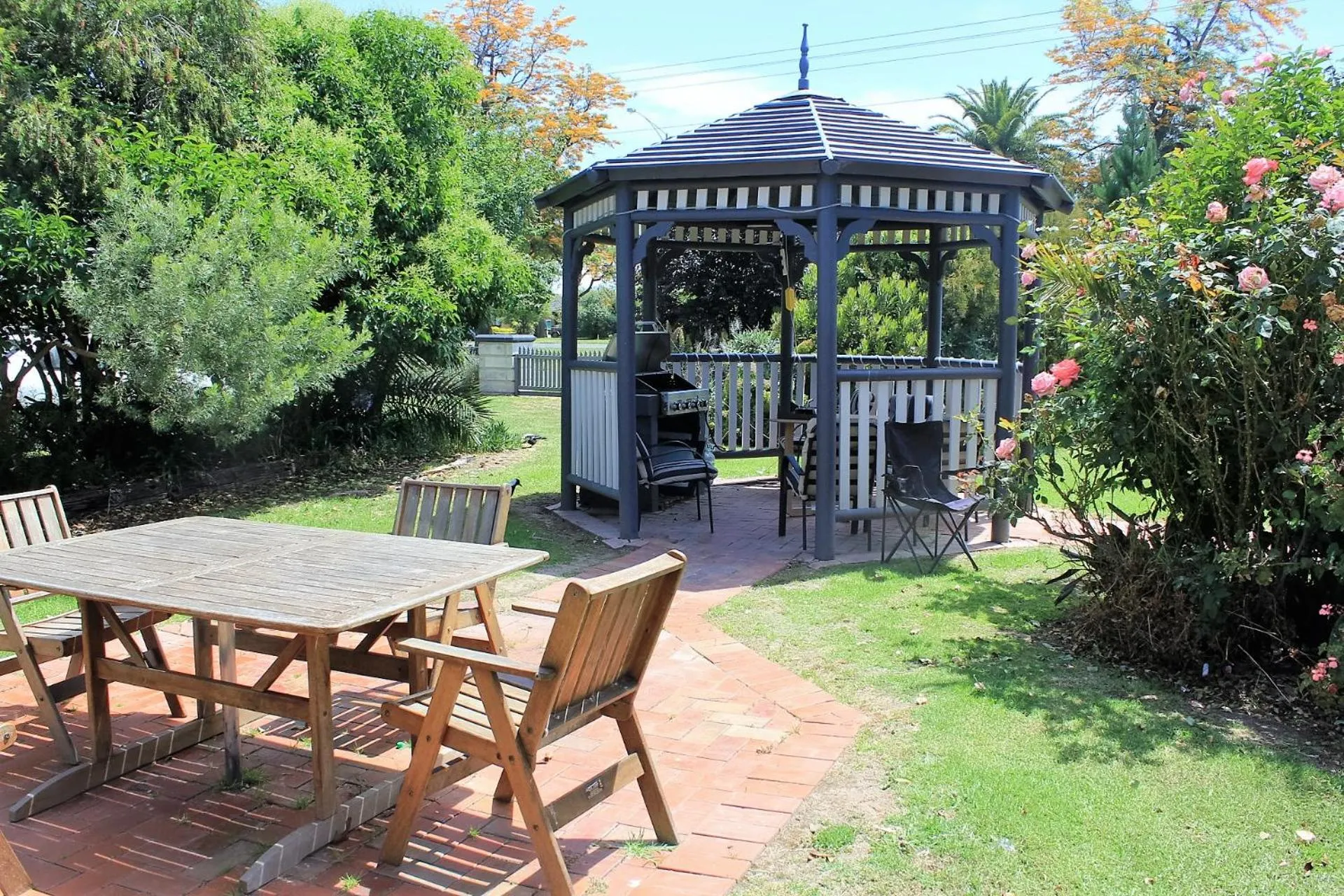 BBQ facilities in Motel24Seven and Apartments
