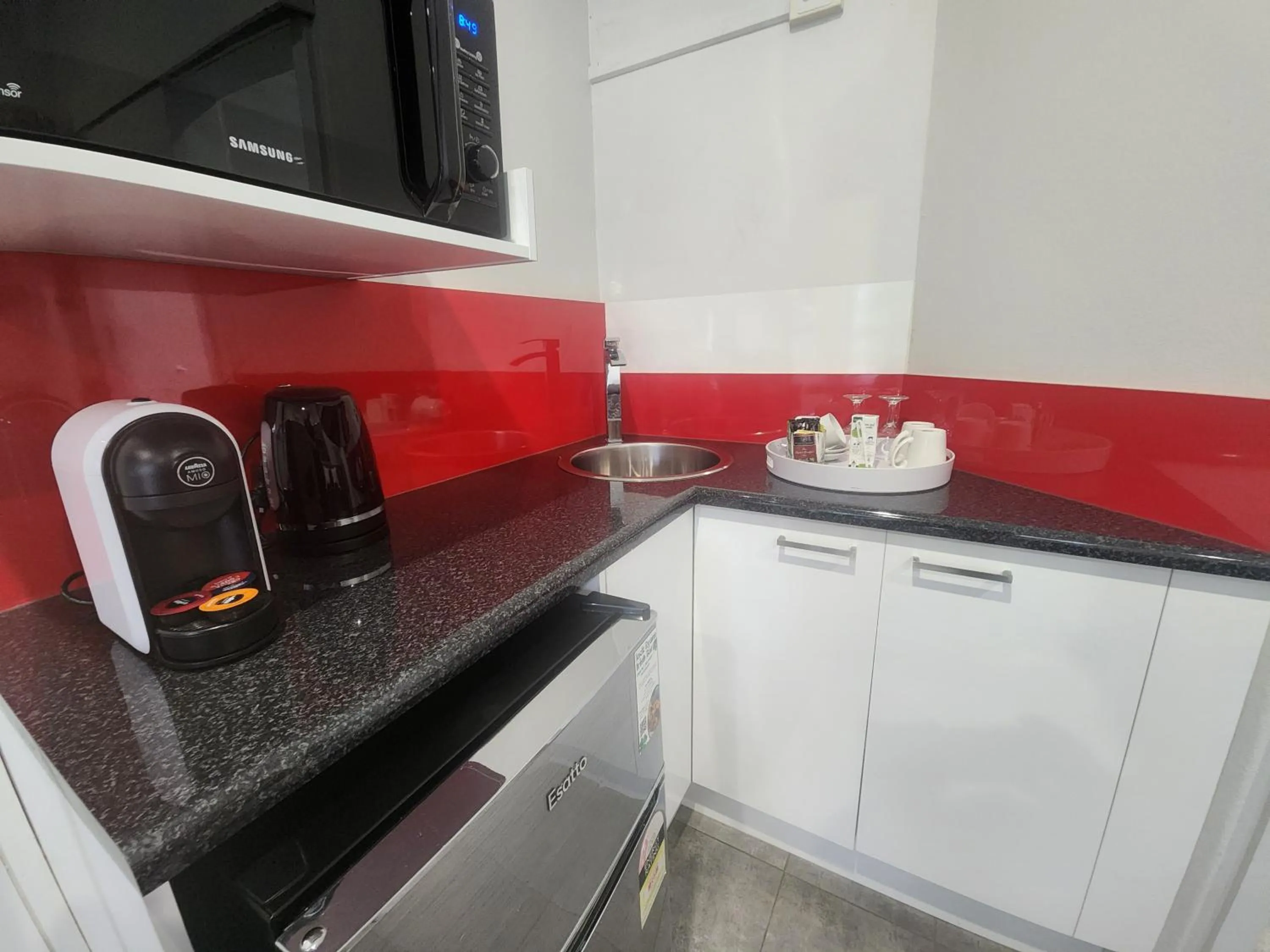 Motel24Seven and Apartments