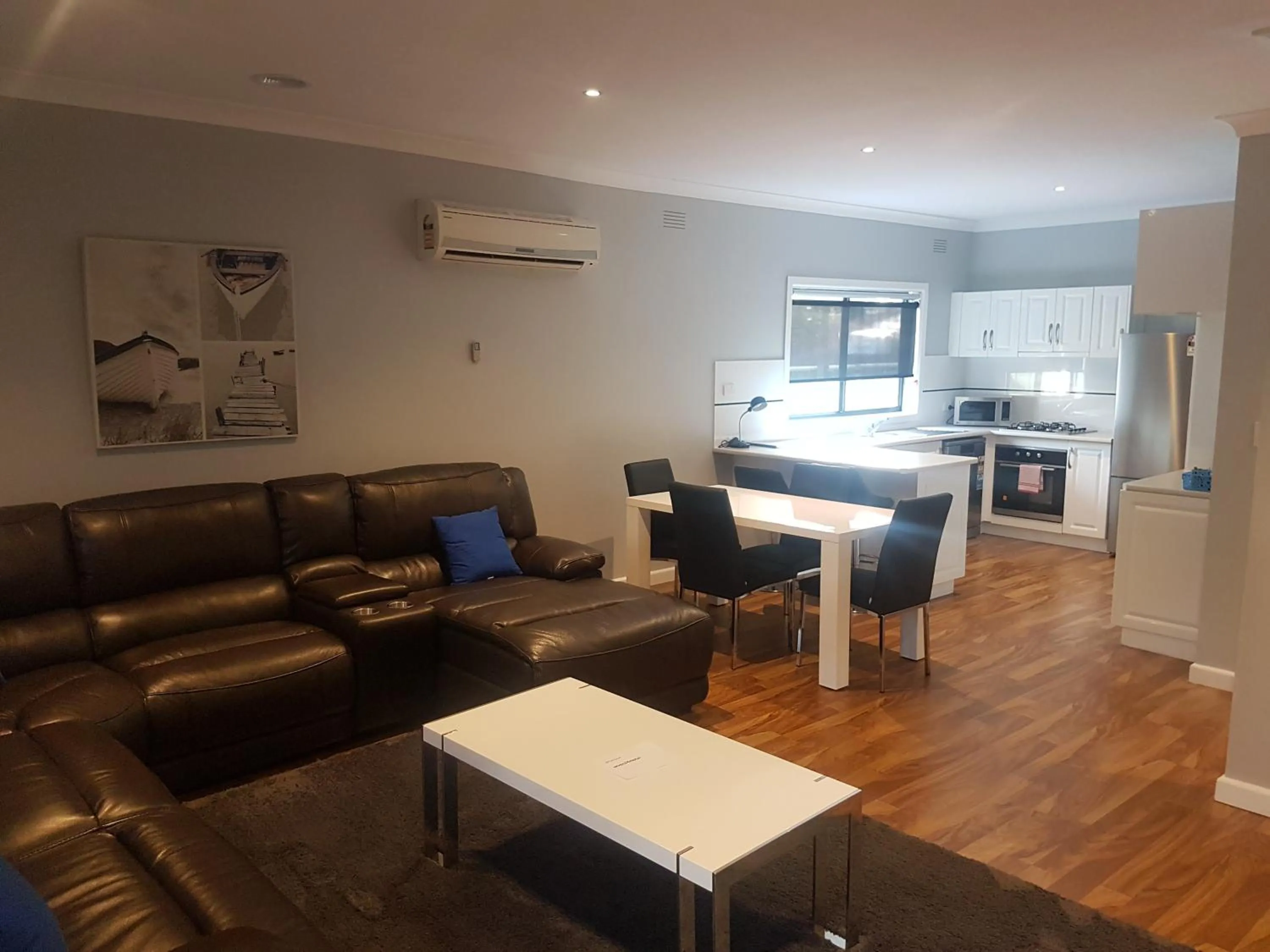 Motel24Seven and Apartments