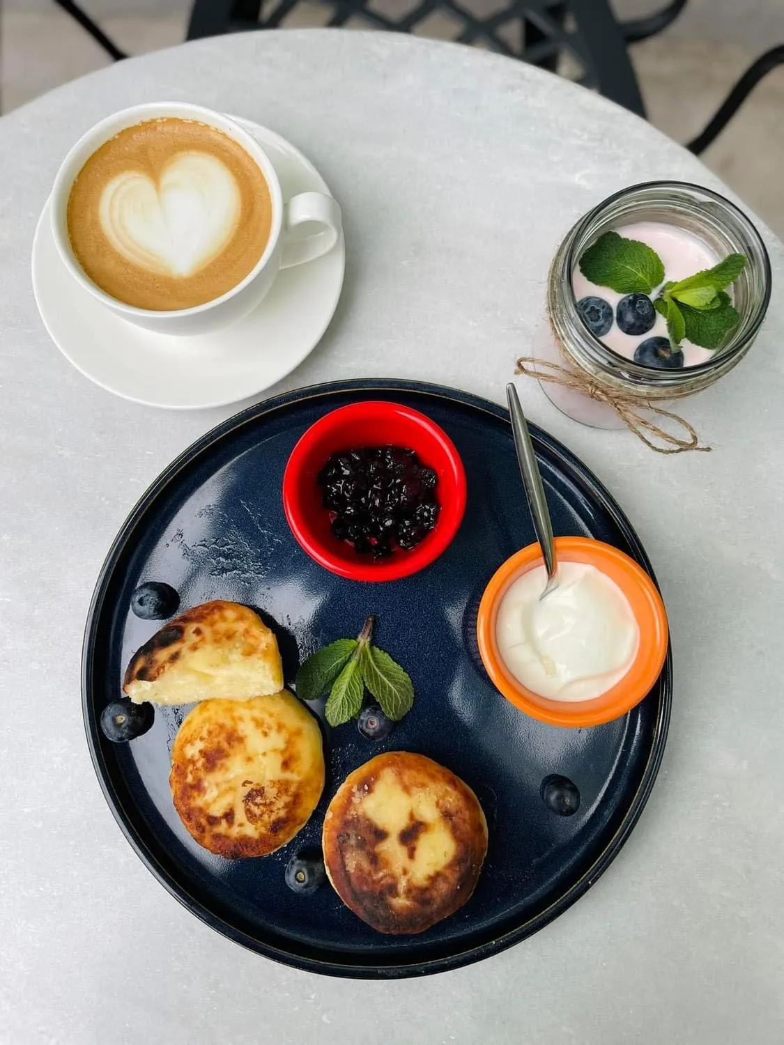 Restaurant/places to eat in Artisan Boutique Hotel & Gallery