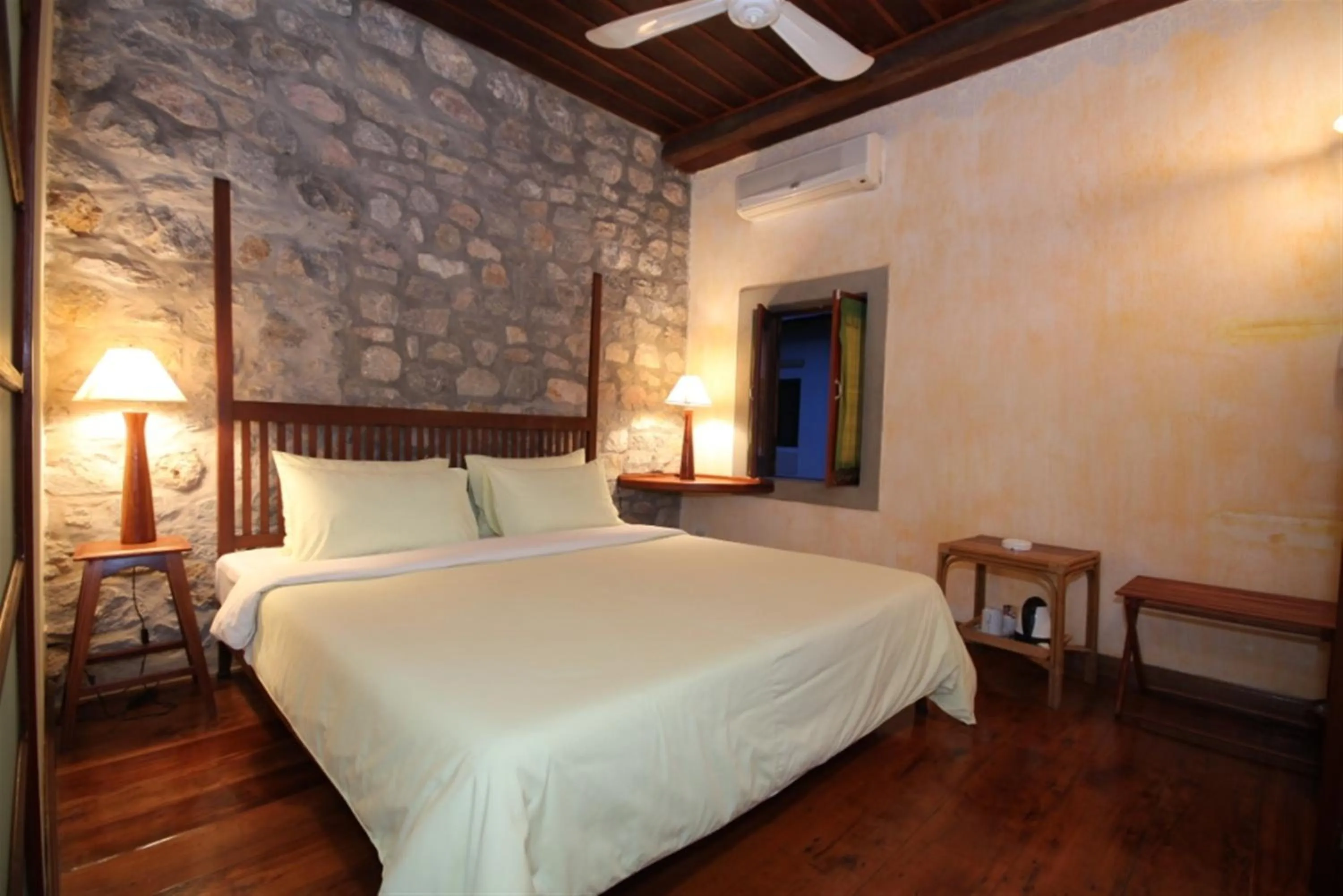 Bedroom, Bed in Sala Prabang Hotel