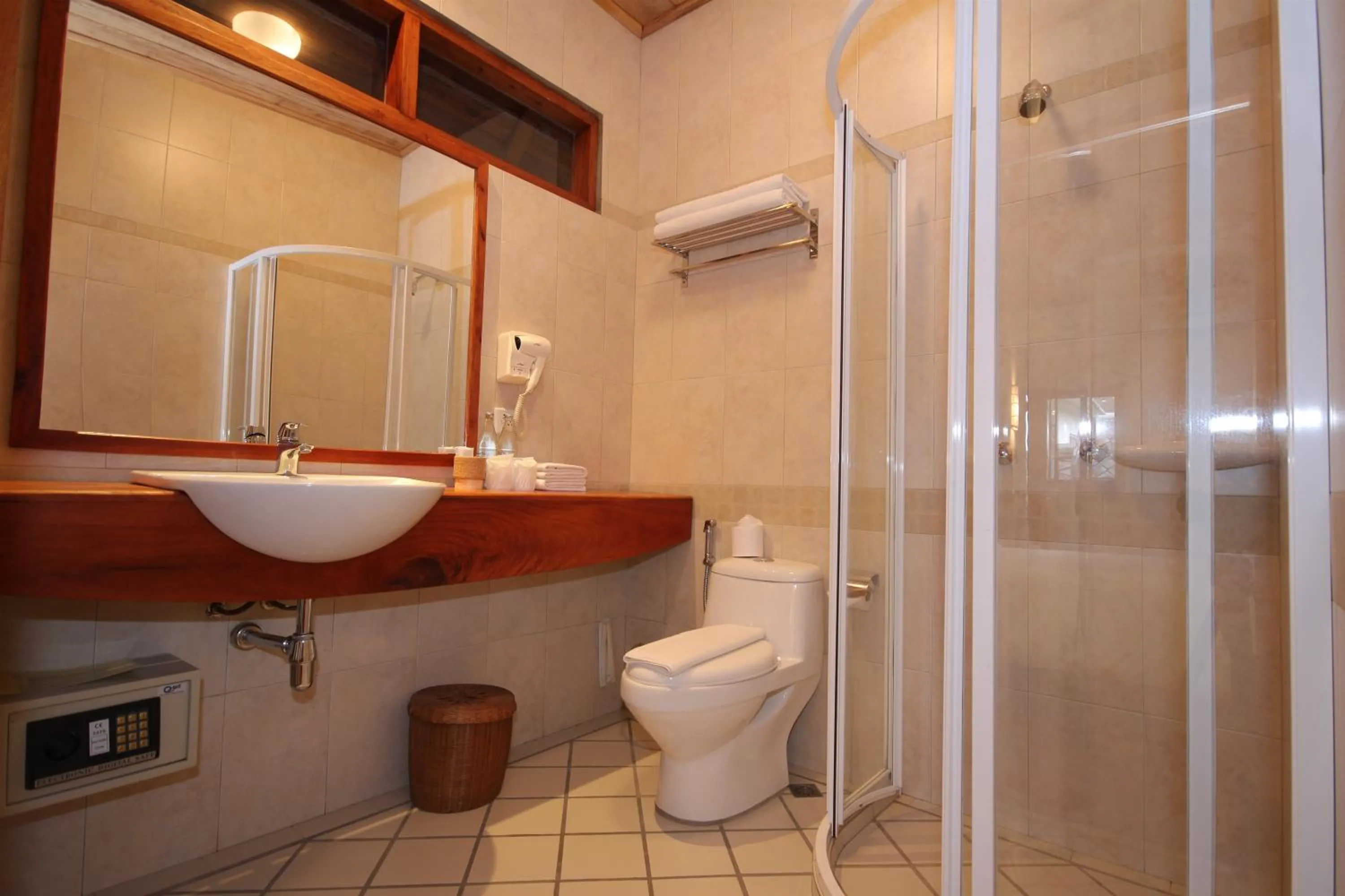 Bathroom in Sala Prabang Hotel