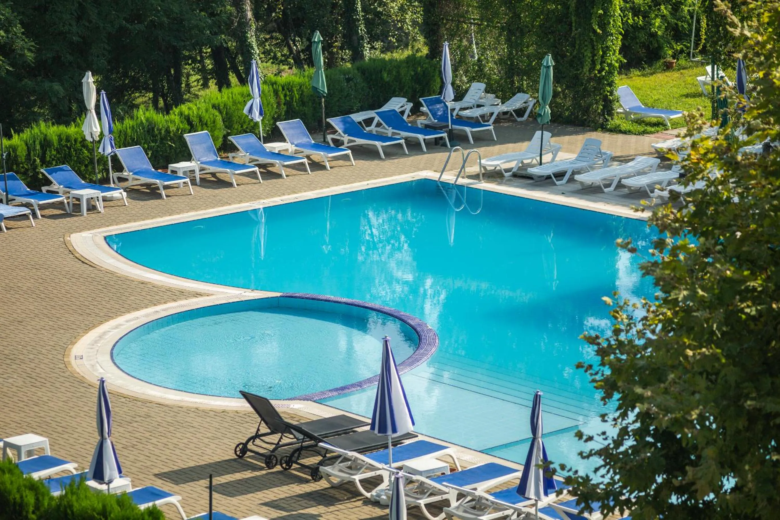 Swimming pool in Legends Tskaltubo Spa Resort