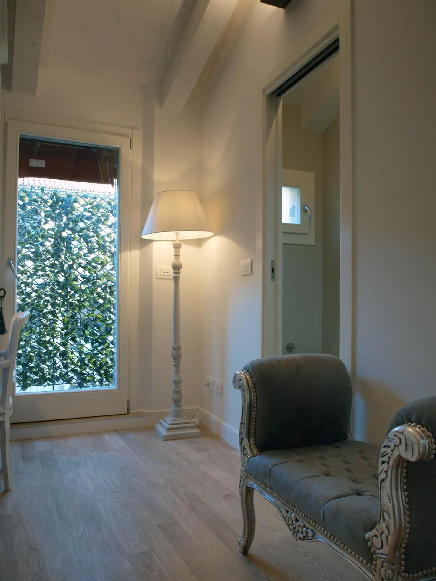 Balcony/Terrace in Cosmopolitan Central Rooms