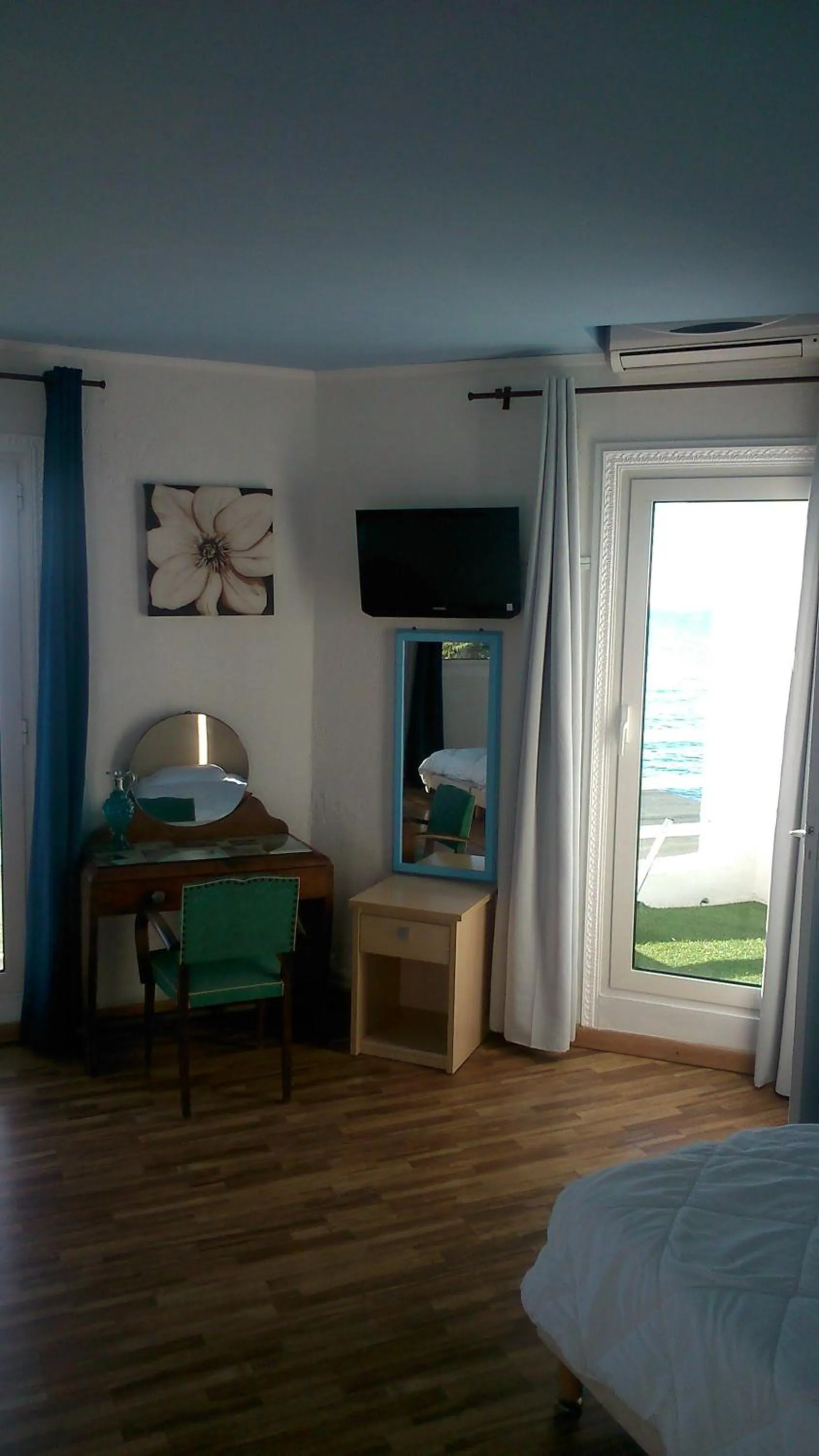 Sea view, Bed in Hotel Ariana