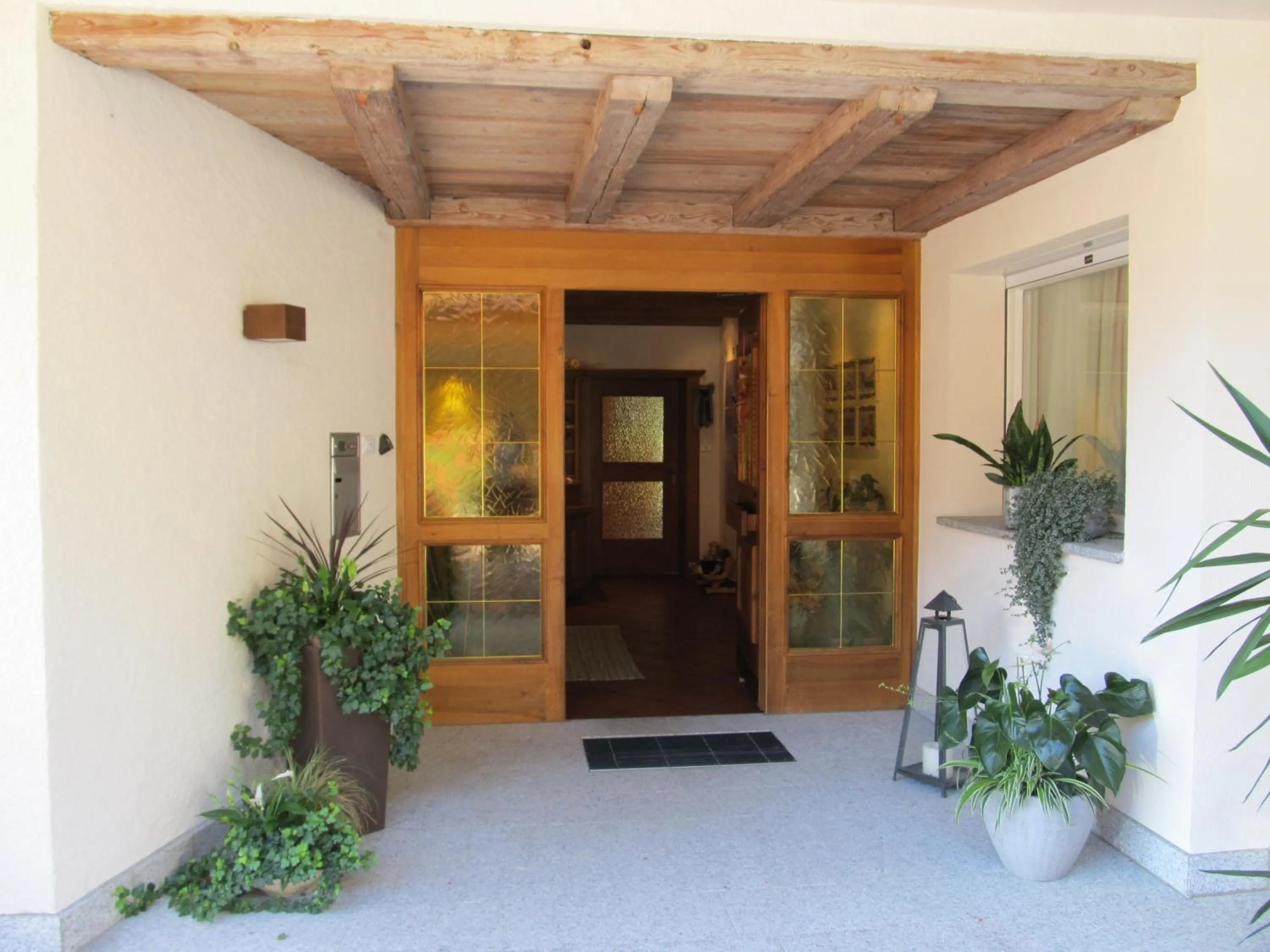 Facade/entrance in Garni Weghueb