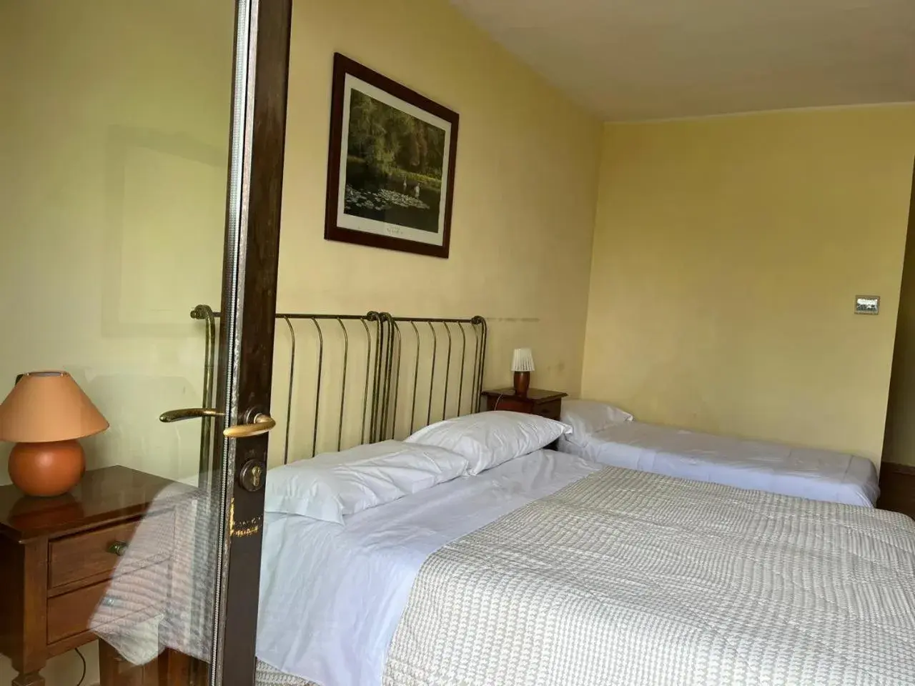 Double or Twin Room - Disability Access in Albergo Cosmera Double or Twin Room - Disability Access in Albergo Cosmera